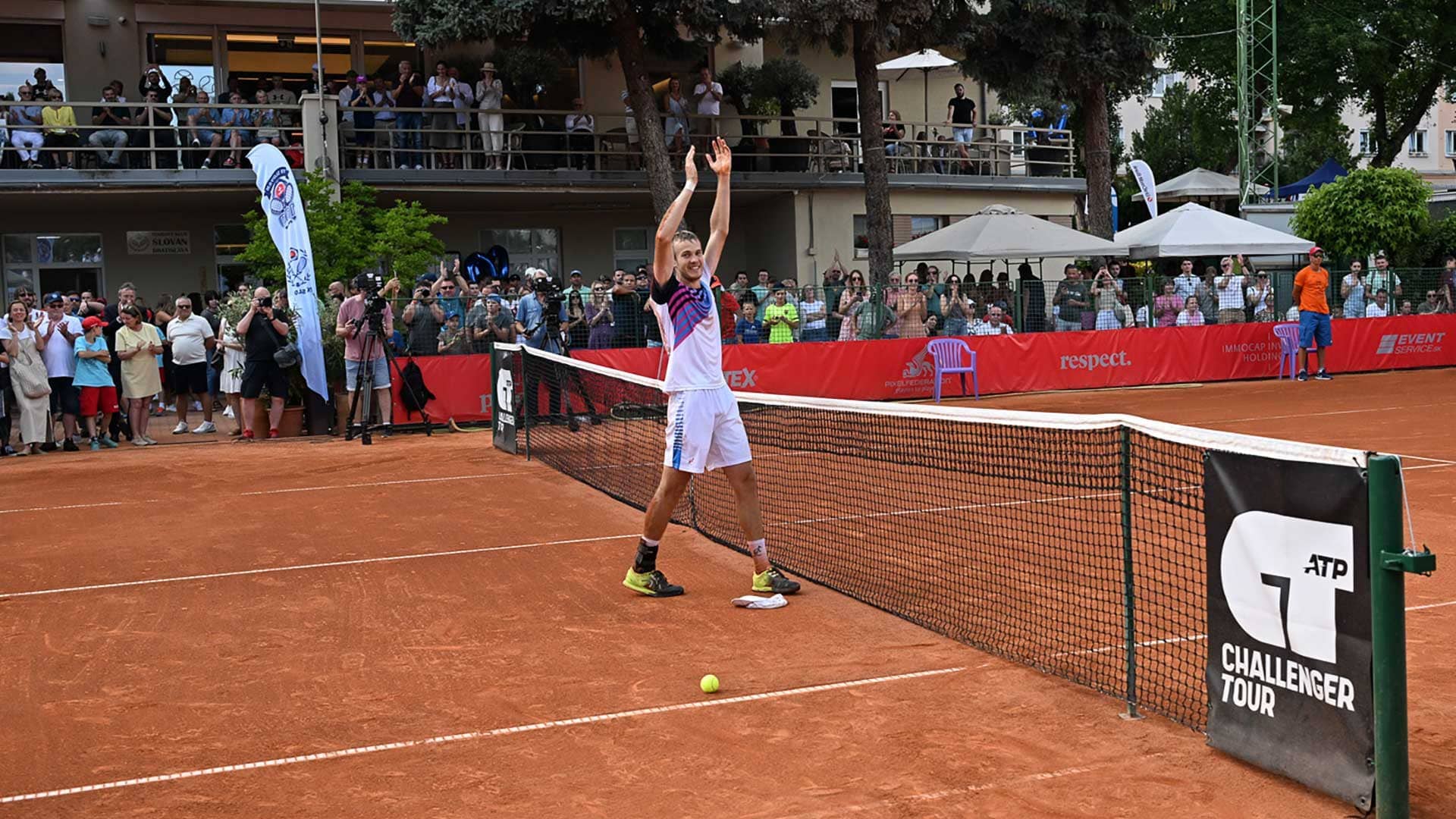 Bratislava Open Central Court 1 Alex Molcan (SVK) vs Roman Andres Burruchaga (ARG) Challenger Tour Challenger TV ATP Tour Tennis