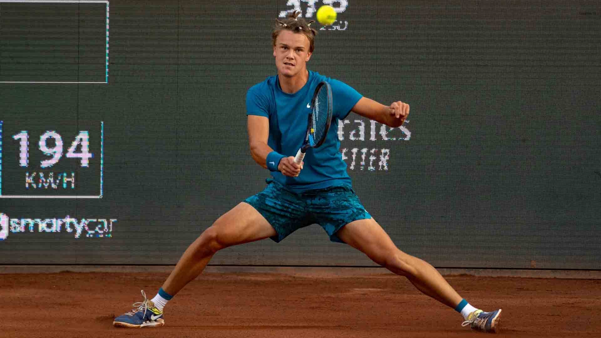 Holger Vitus Nodskov Rune Races Past Benoit Paire For Santiago QF Spot ATP Tour Tennis