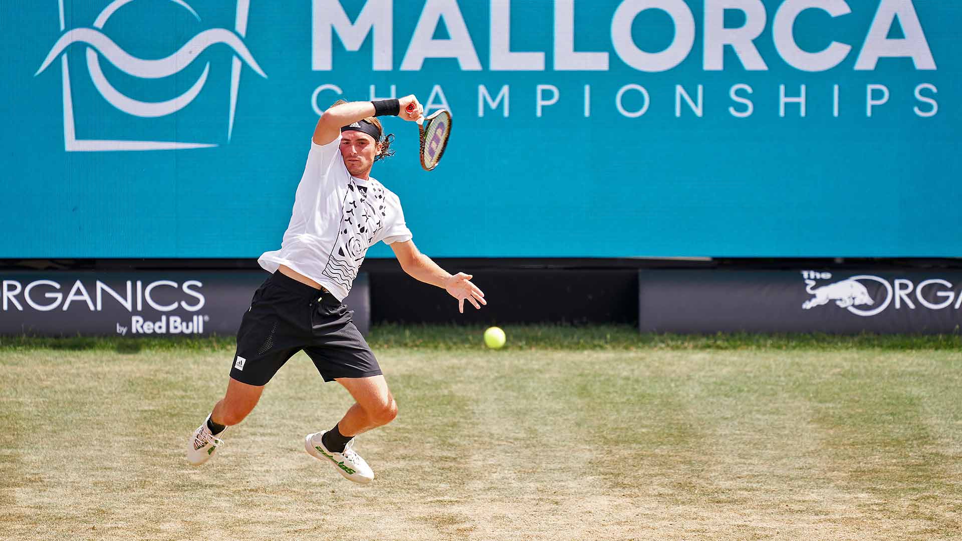Stefanos Tsitsipas Sails Into Mallorca Quarter-finals ATP Tour Tennis