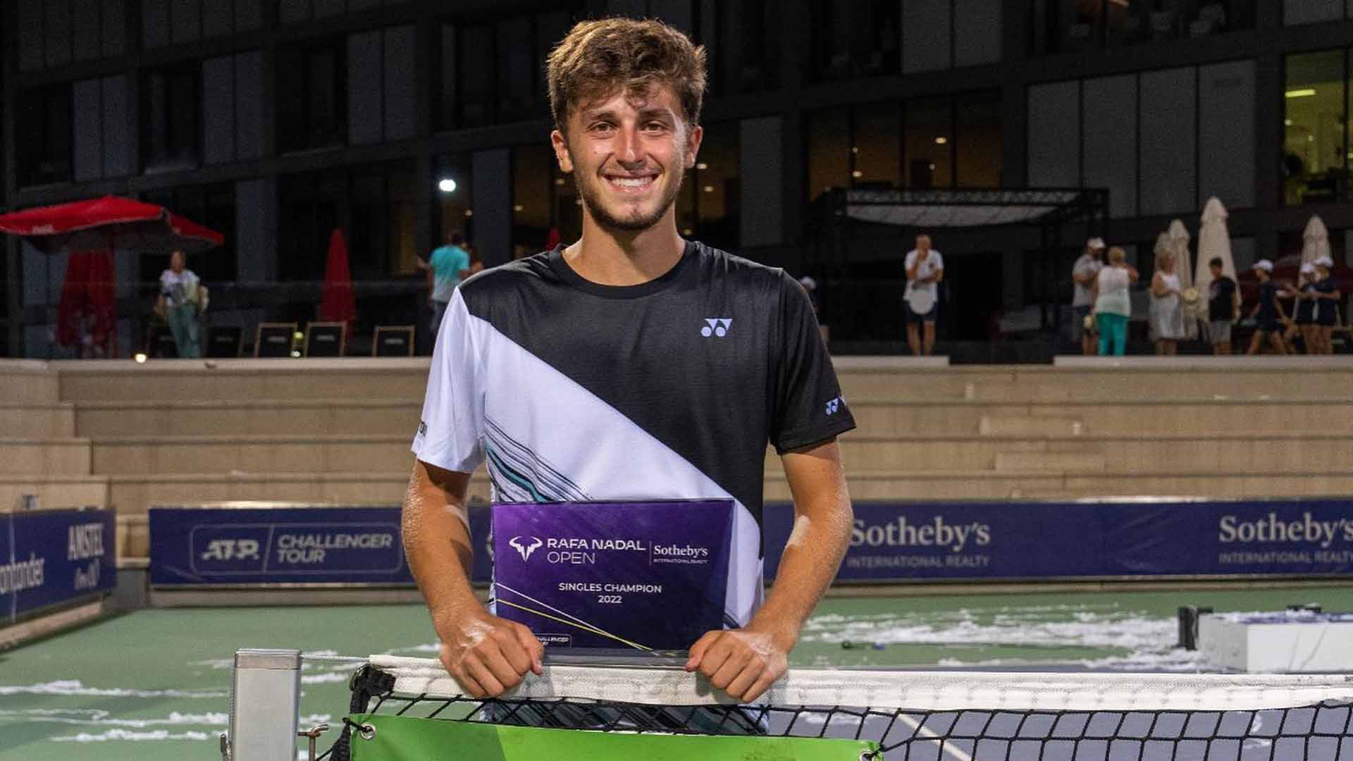 Luca Nardi captures the Mallorca Challenger title.