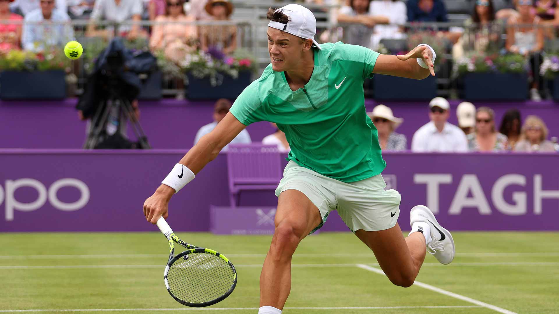 Holger Rune Earns First Grass-Court Win, Andy Murray Falls At Queens Club ATP Tour Tennis
