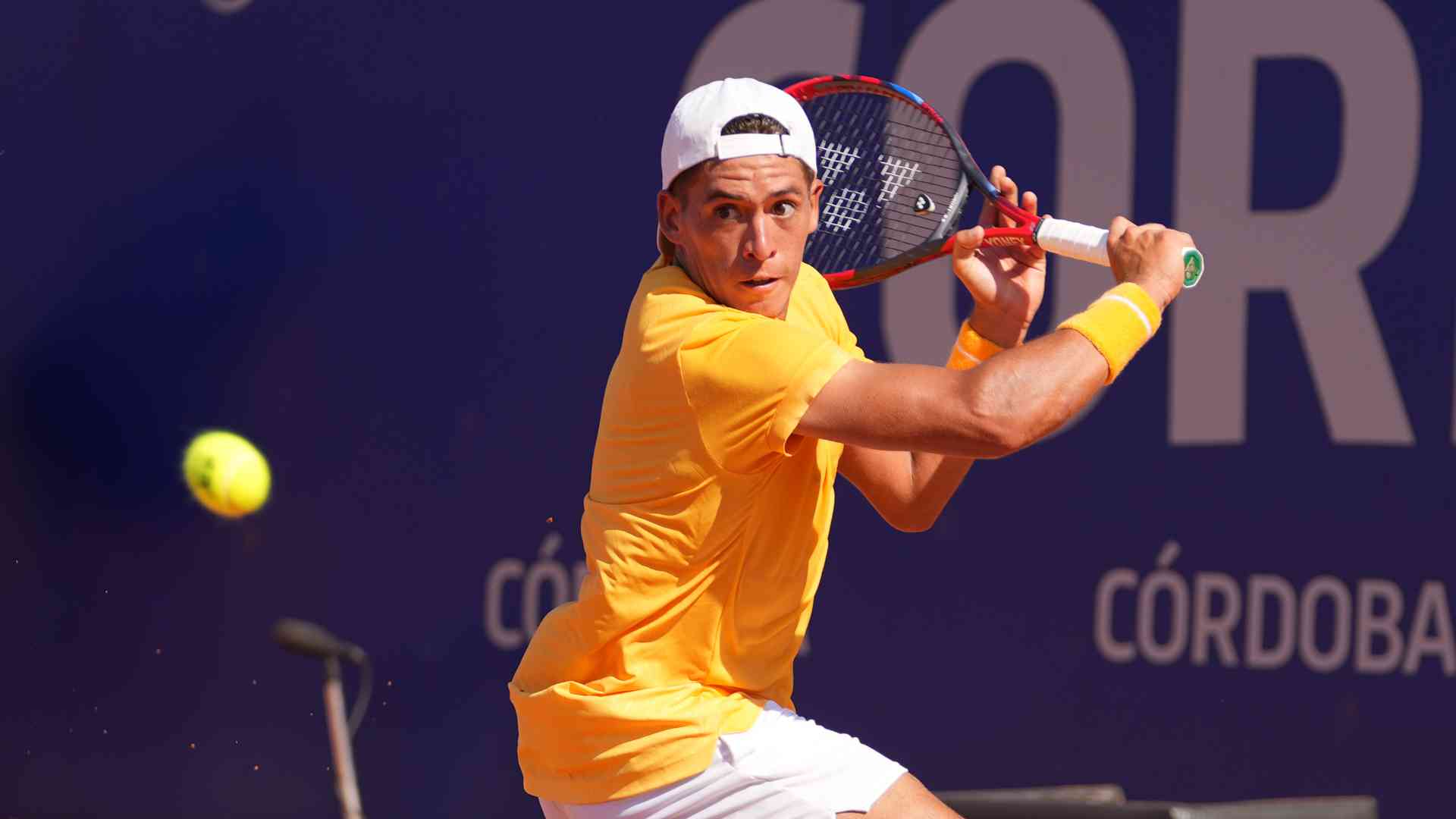 Sebastián Báez superó en dos sets a Hugo Dellien en semifinales del Córdoba Open.