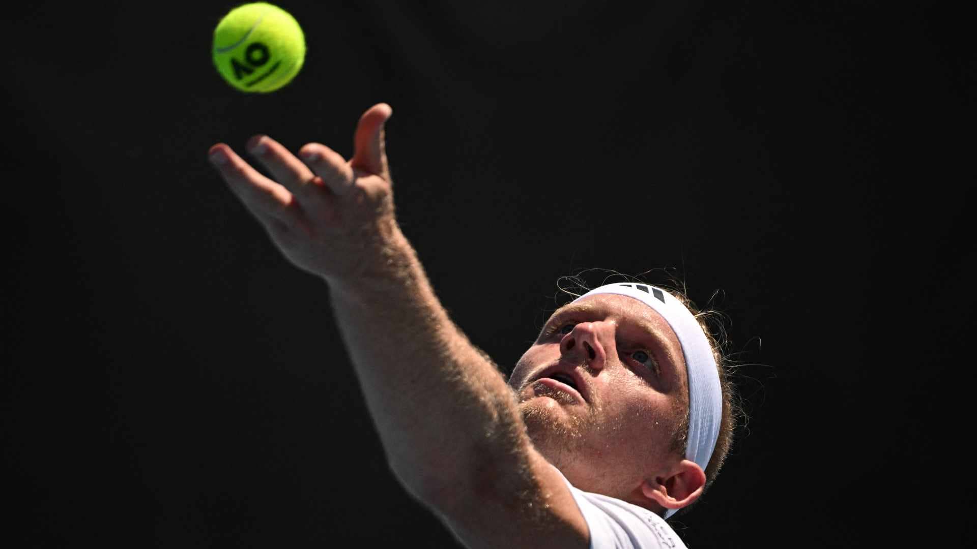 Alejandro Davidovich Fokina avanza por cuarto año a segunda ronda del Abierto de Australia.