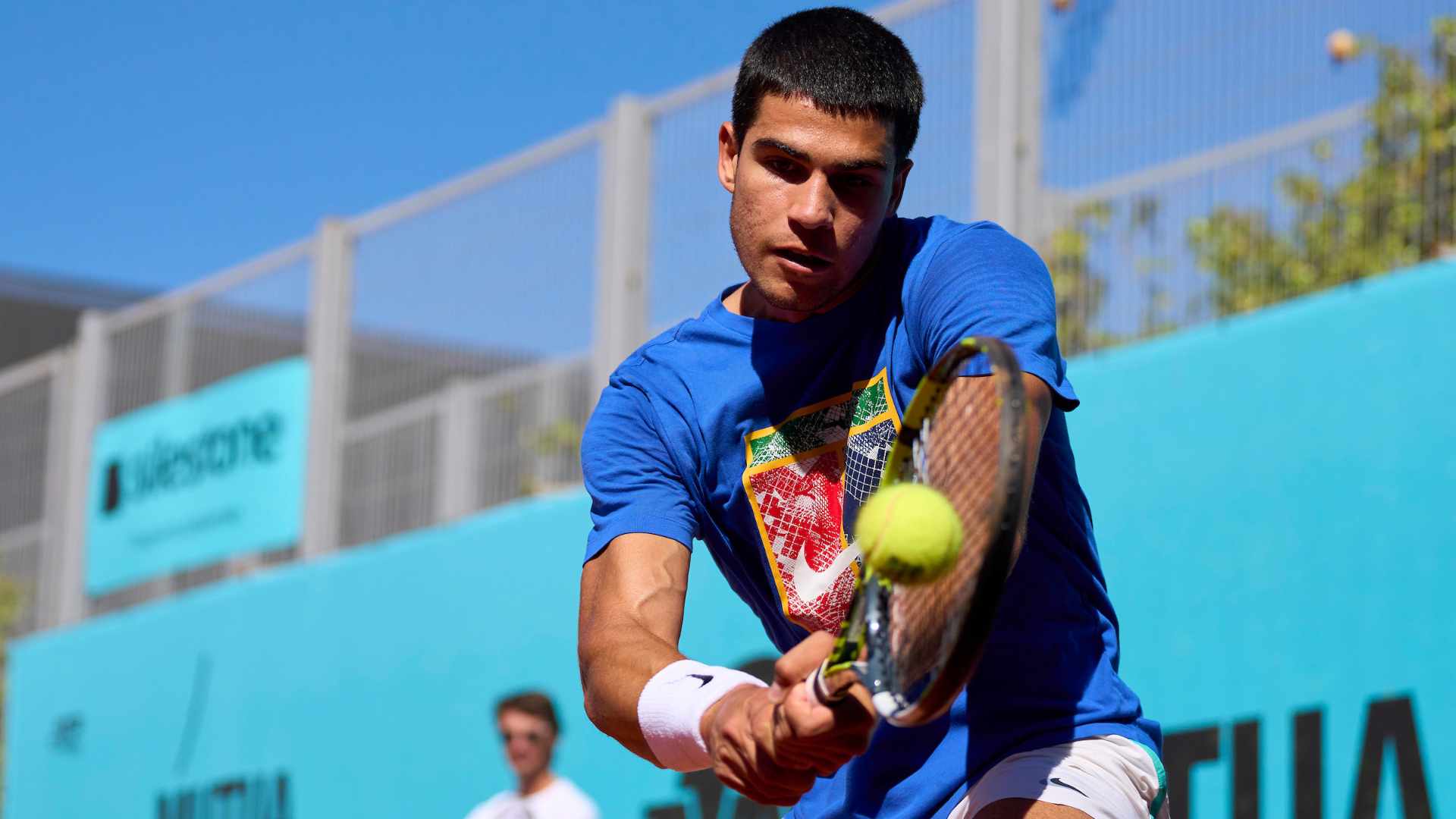 Carlos Alcaraz en su primer día de entrenamiento en el Mutua Madrid Open 2023.