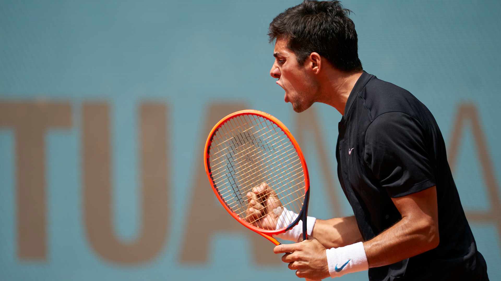 Cristian Garín venció a Huesler para citarse en 2ª ronda de Madrid con Miomir Kecmanovic.