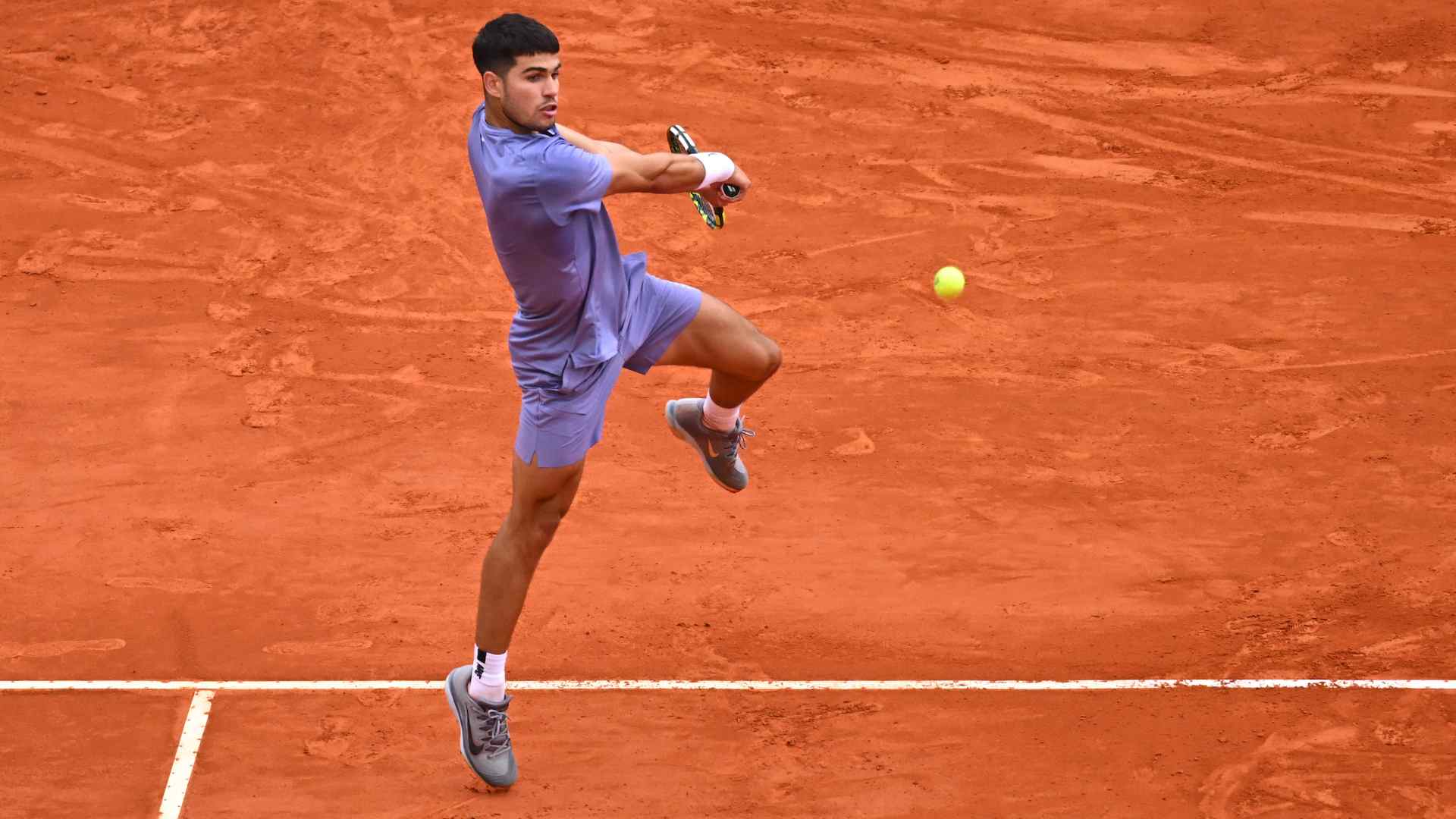Carlos Alcaraz jugó su partido No. 100 sobre arcilla en 2ª ronda del Masters 1000 de Montecarlo.