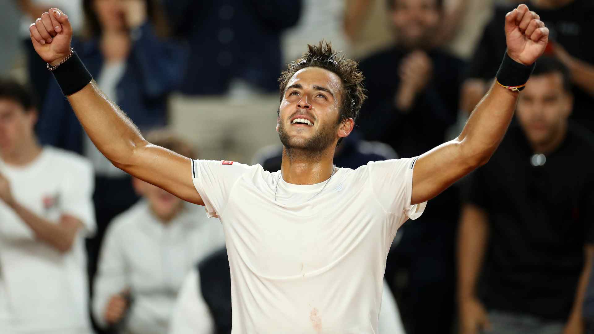 Tomás Etcheverry avanzó a cuartos de final en su segunda participación en Roland Garros.