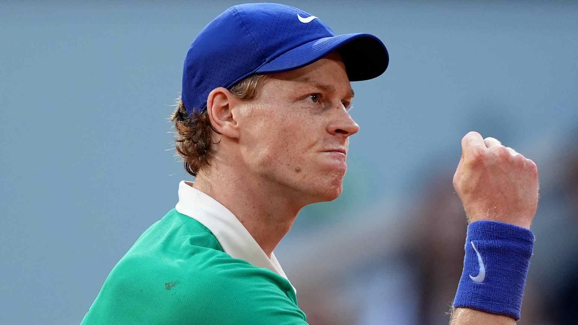 Sinner ahoga el intento de remontada de Djokovic