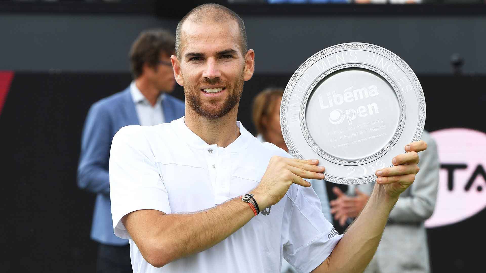 <a href='https://www.atptour.com/es/players/adrian-mannarino/me82/overview'>Adrian Mannarino</a> defeats <a href='https://www.atptour.com/es/players/jordan-thompson/tc61/overview'>Jordan Thompson</a> in two hours and one minute to win the <a href='https://www.atptour.com/es/tournaments/s-hertogenbosch/440/overview'>Libema Open</a> title on Sunday.