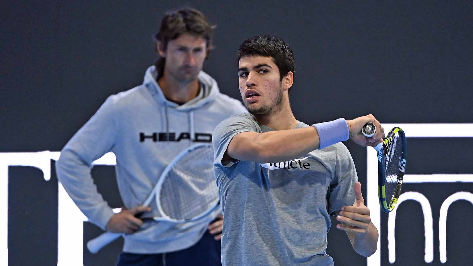 Juan Carlos Ferrero oversees Carlos Alcaraz’s training session in Milan.