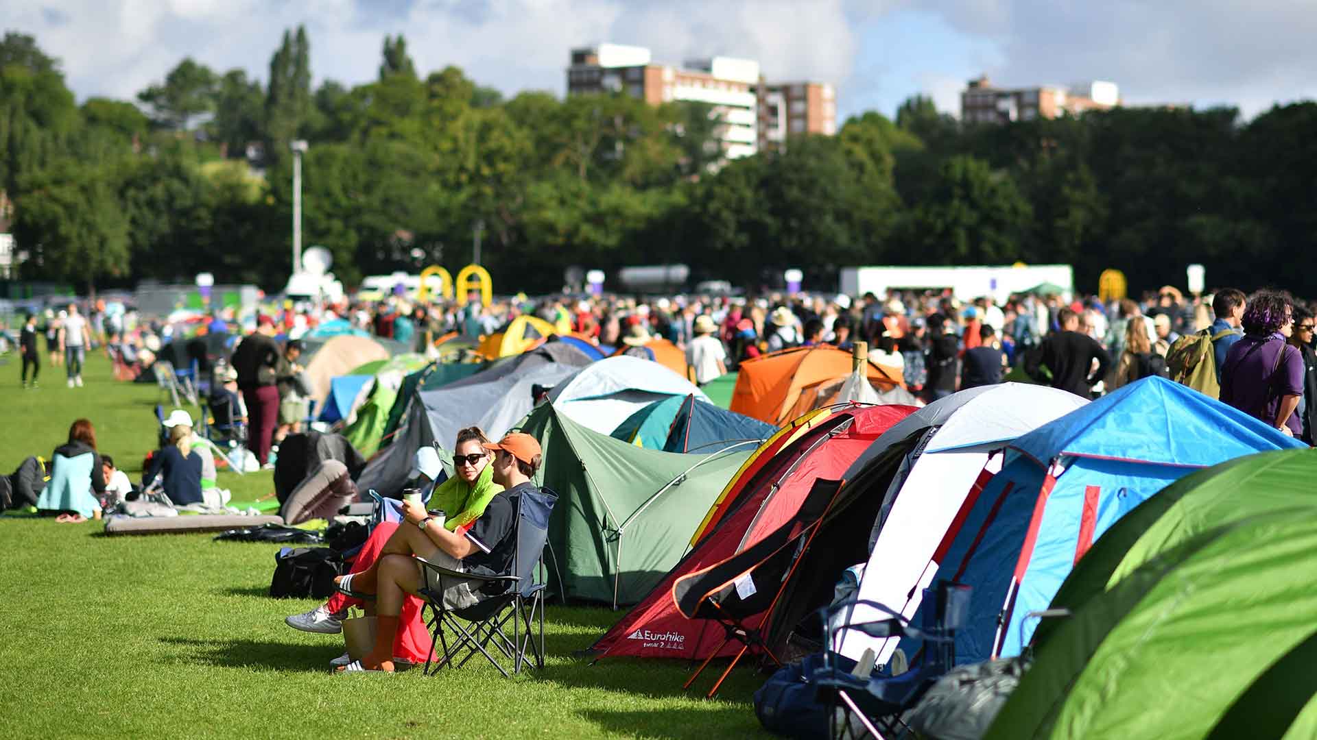 <a href='https://www.atptour.com/en/tournaments/wimbledon/540/overview'>Wimbledon</a> Queue