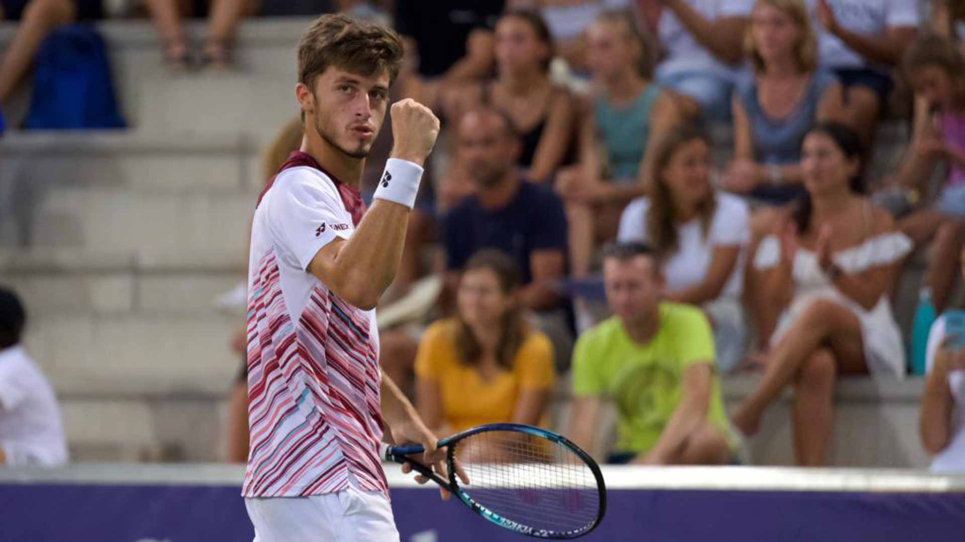 <a href='https://www.atptour.com/en/players/luca-nardi/n0bg/overview'>Luca Nardi</a> celebrates winning a point at the 2022 Mallorca Challenger.