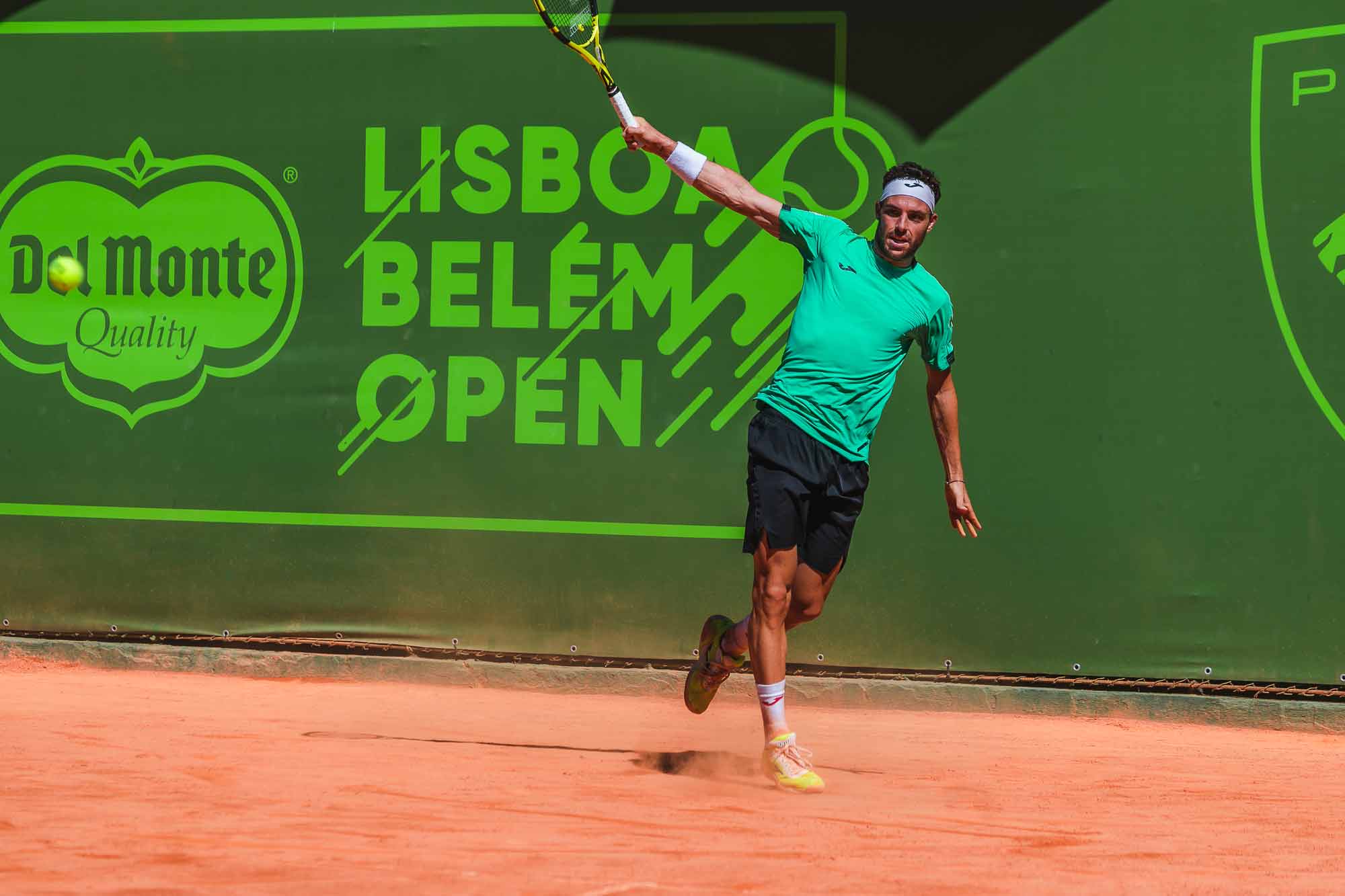 <a href='https://www.atptour.com/en/players/marco-cecchinato/cf01/overview'>Marco Cecchinato</a> in action during the Lisbon Challenger final.