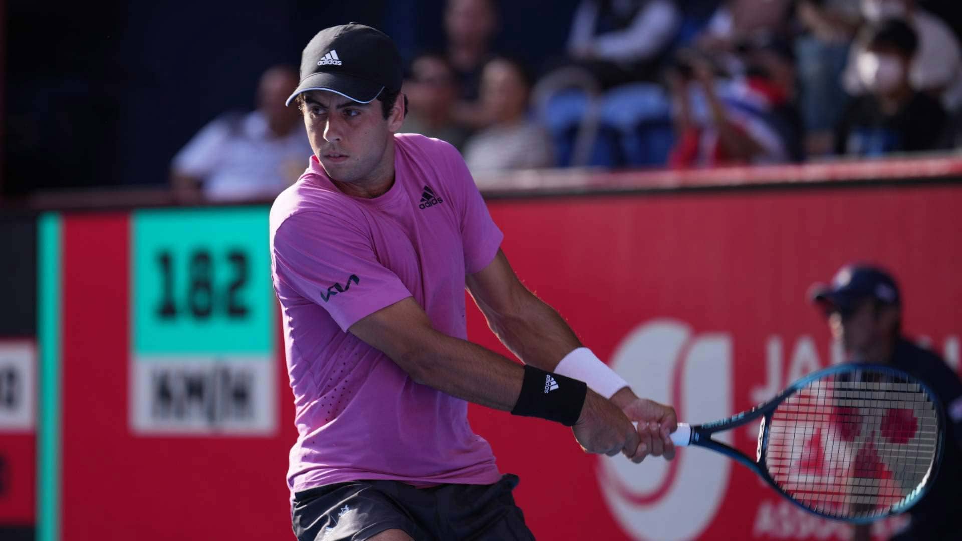 Jaume Munar defeats Casper Ruud on Tuesday in Tokyo.