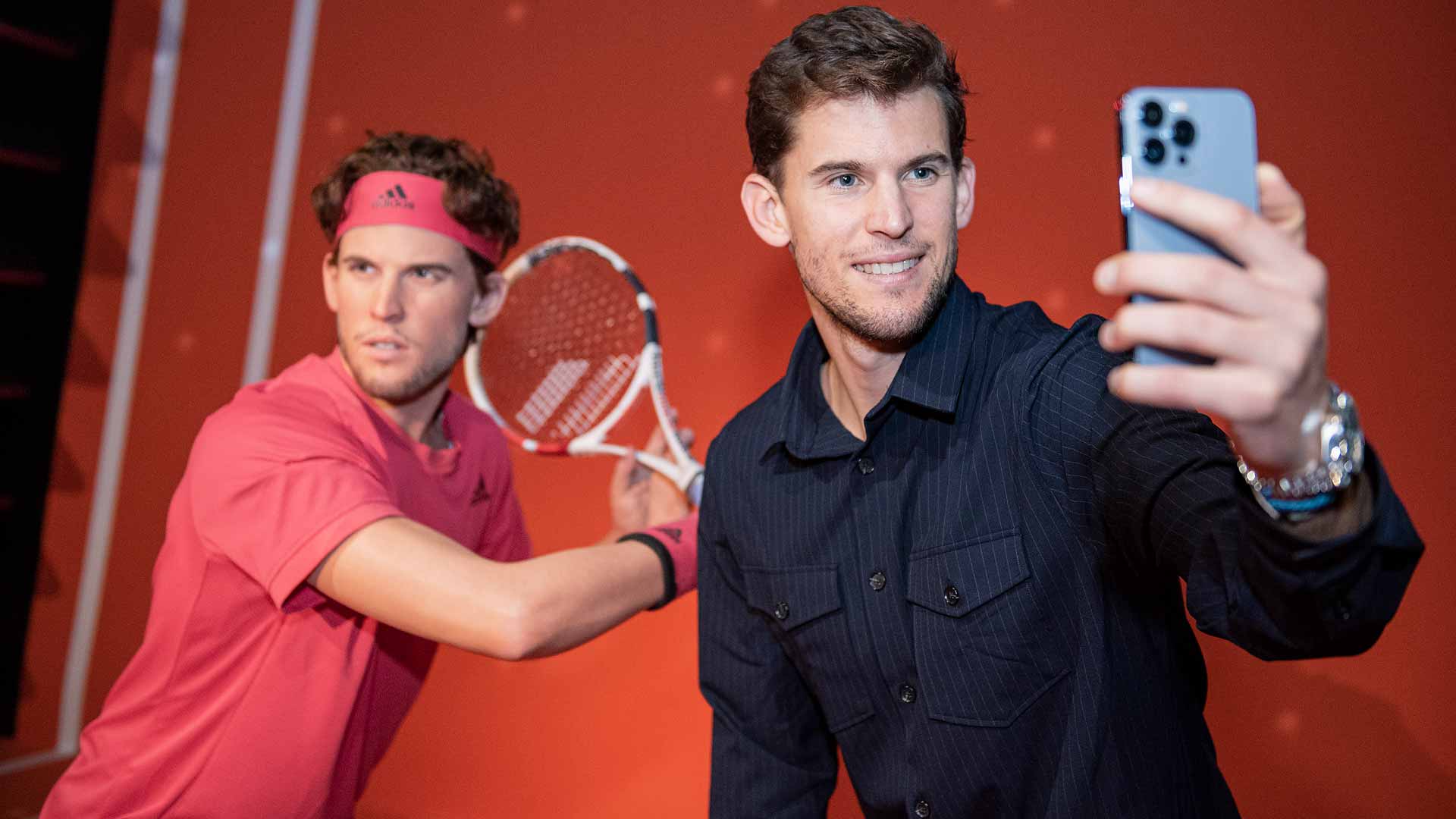Dominic Thiem poses with his wax figure at Madame Tussauds Vienna.