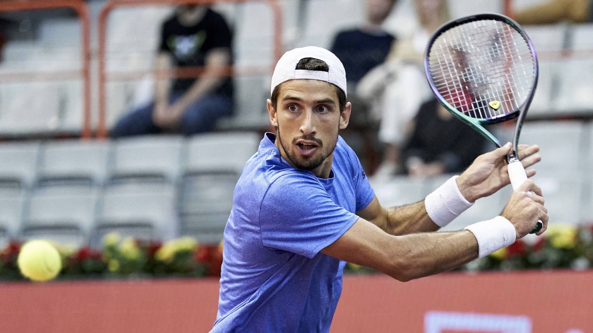 Pedro Cachín supera a Alexey Vatutin en la primera ronda del Gijón Open.