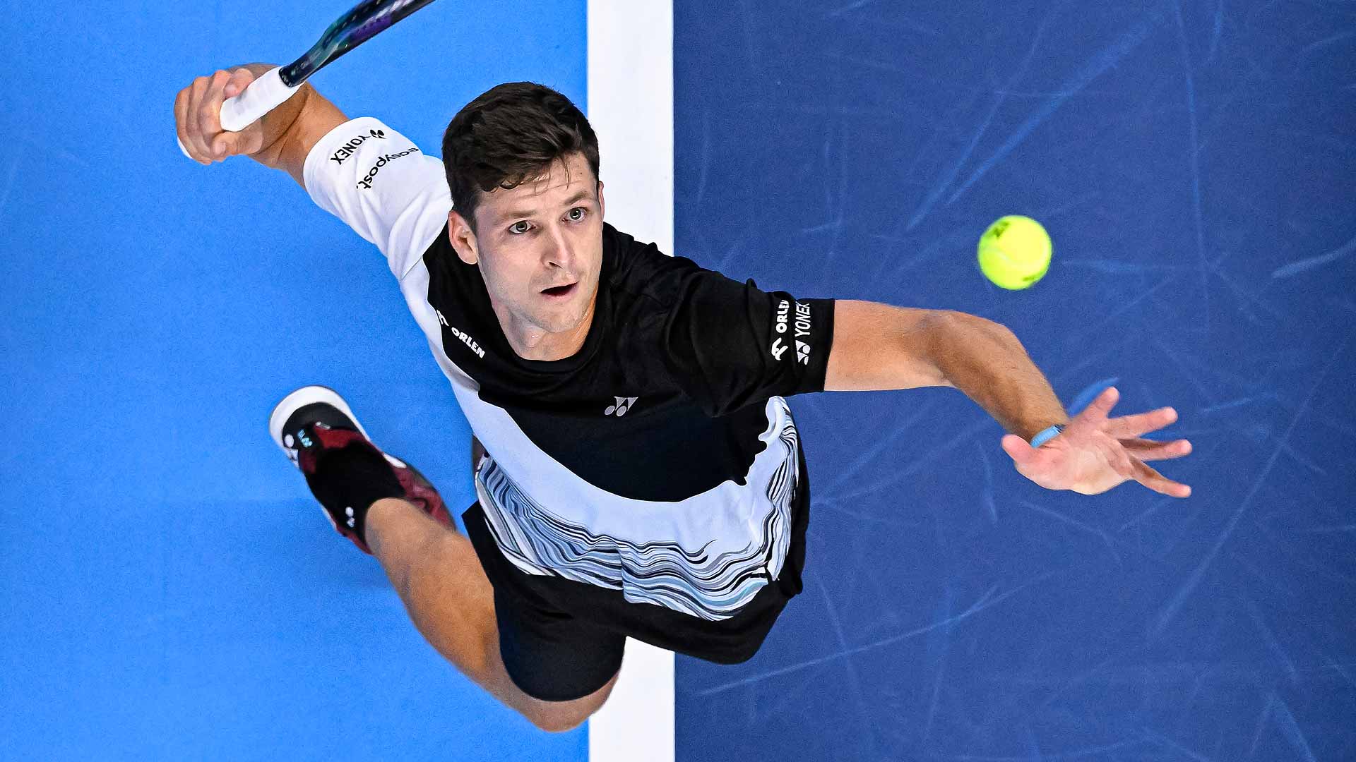 Hubert Hurkacz claws past Jack Draper in three sets on Wednesday in Antwerp.