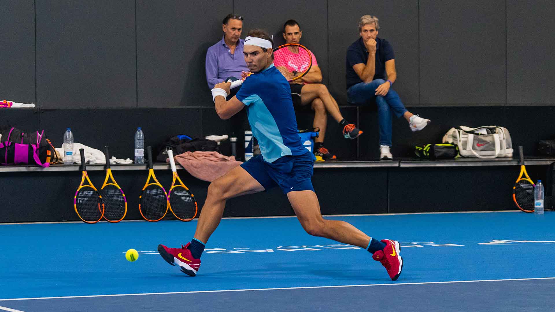 Rafael Nadal se prepara antes de participar en el Rolex Paris Masters y las Nitto ATP Finals.