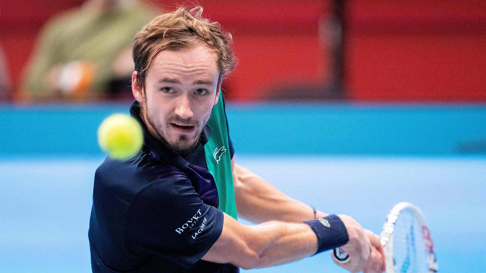 Daniil Medvedev in action against Grigor Dimitrov on Saturday at the Erste Bank Open in Vienna.
