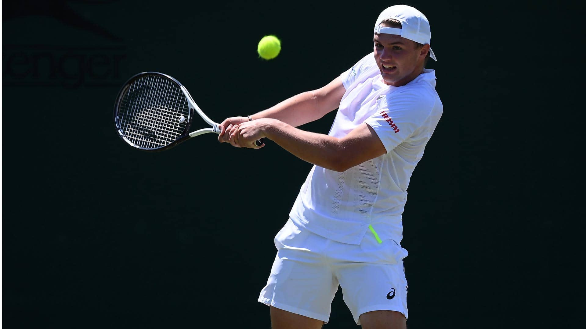 <a href='https://www.atptour.com/en/players/dominic-stricker/s0la/overview'>Dominic Stricker</a>