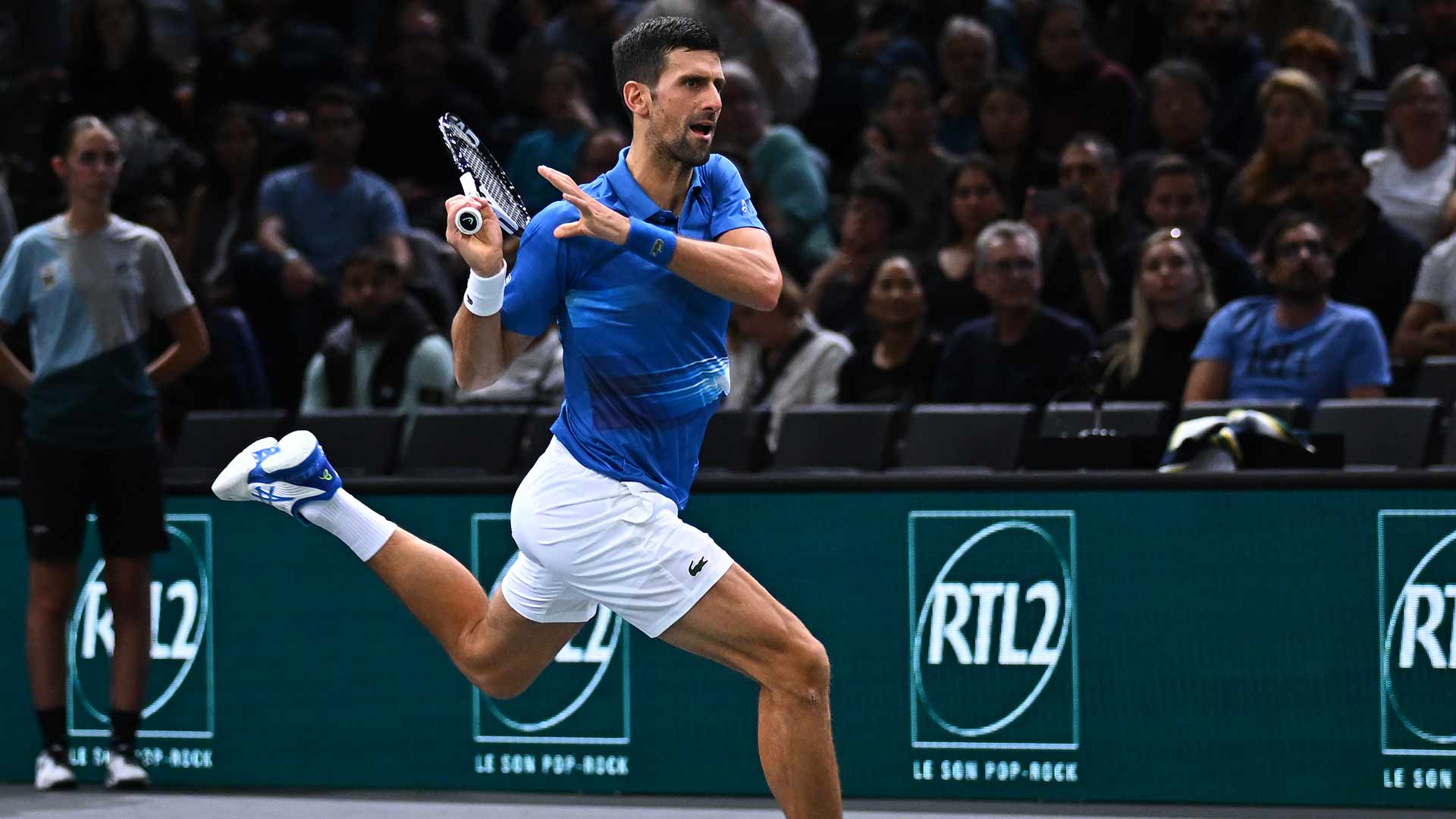 Novak Djokovic advances to his eighth Paris final.