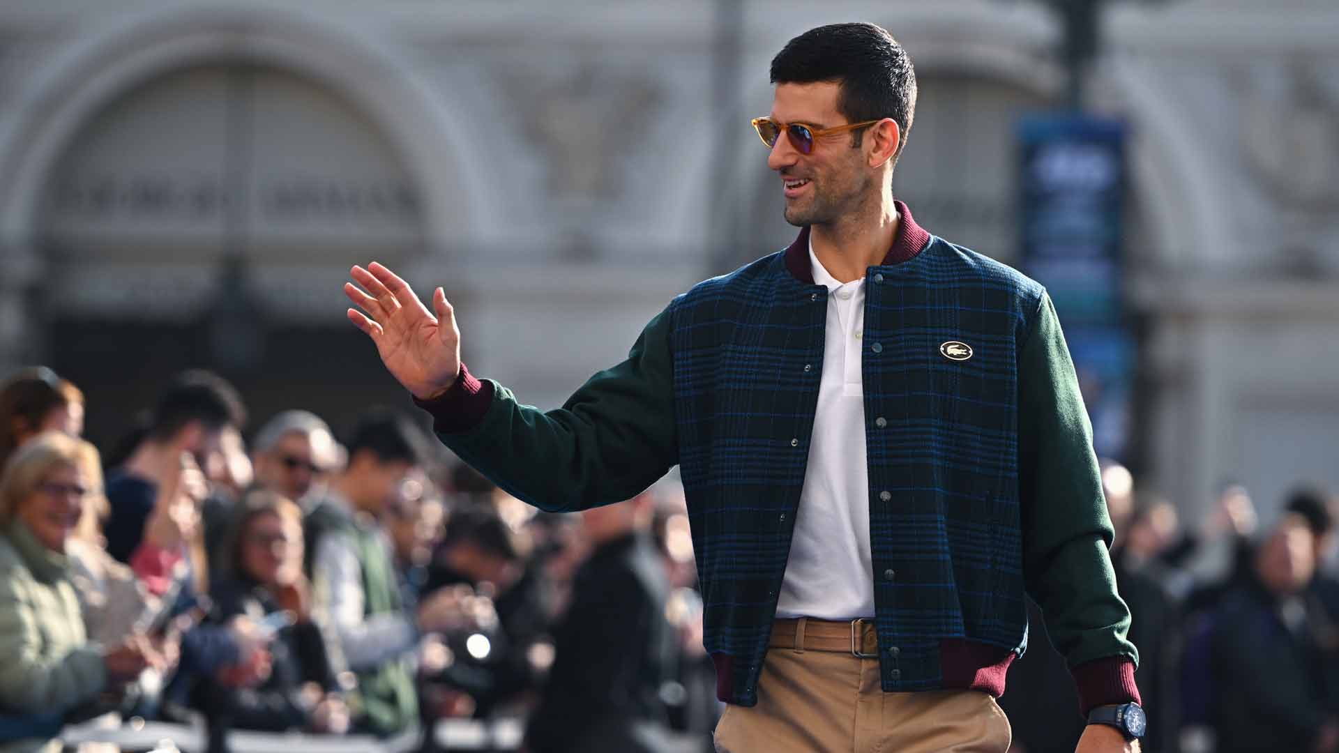 <a href='https://www.atptour.com/en/players/novak-djokovic/d643/overview'>Novak Djokovic</a> greets fans at the 2022 <a href='https://www.atptour.com/en/tournaments/nitto-atp-finals/605/overview'>Nitto ATP Finals</a> media day.