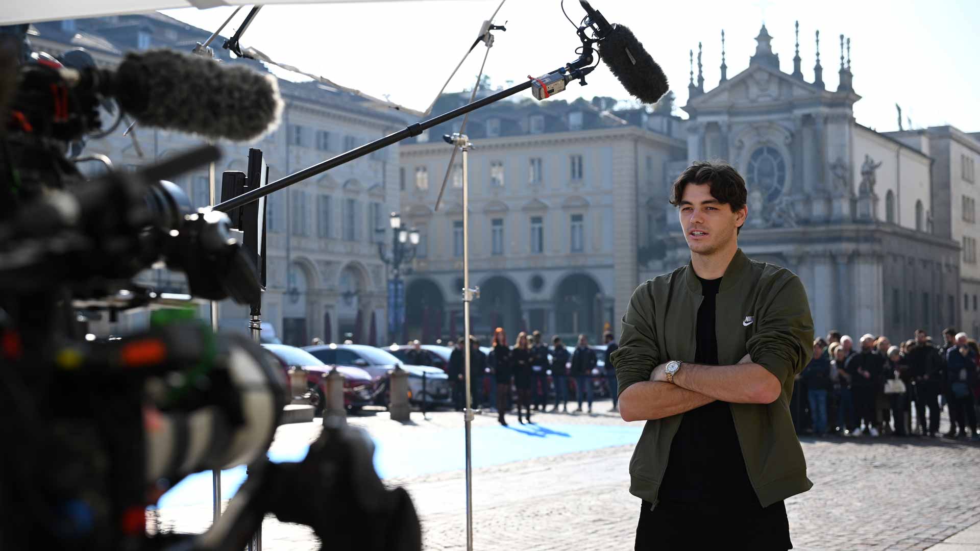 <a href='https://www.atptour.com/en/players/taylor-fritz/fb98/overview'>Taylor Fritz</a> at the 2022 <a href='https://www.atptour.com/en/tournaments/nitto-atp-finals/605/overview'>Nitto ATP Finals</a> media days.