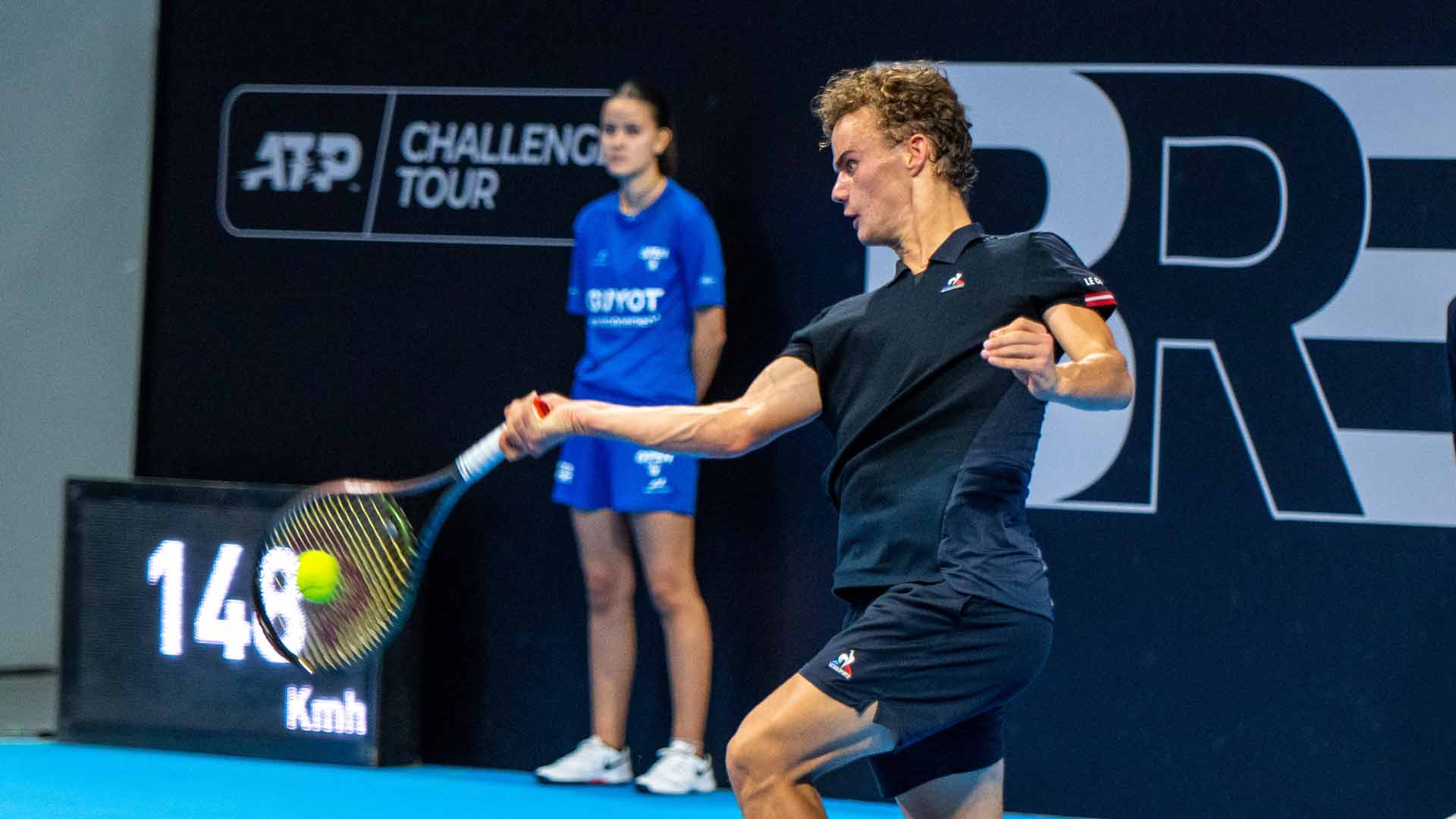 <a href='https://www.atptour.com/en/players/luca-van-assche/v0dz/overview'>Luca Van Assche</a> at the 2022 Brest Challenger, where he finished runner-up.