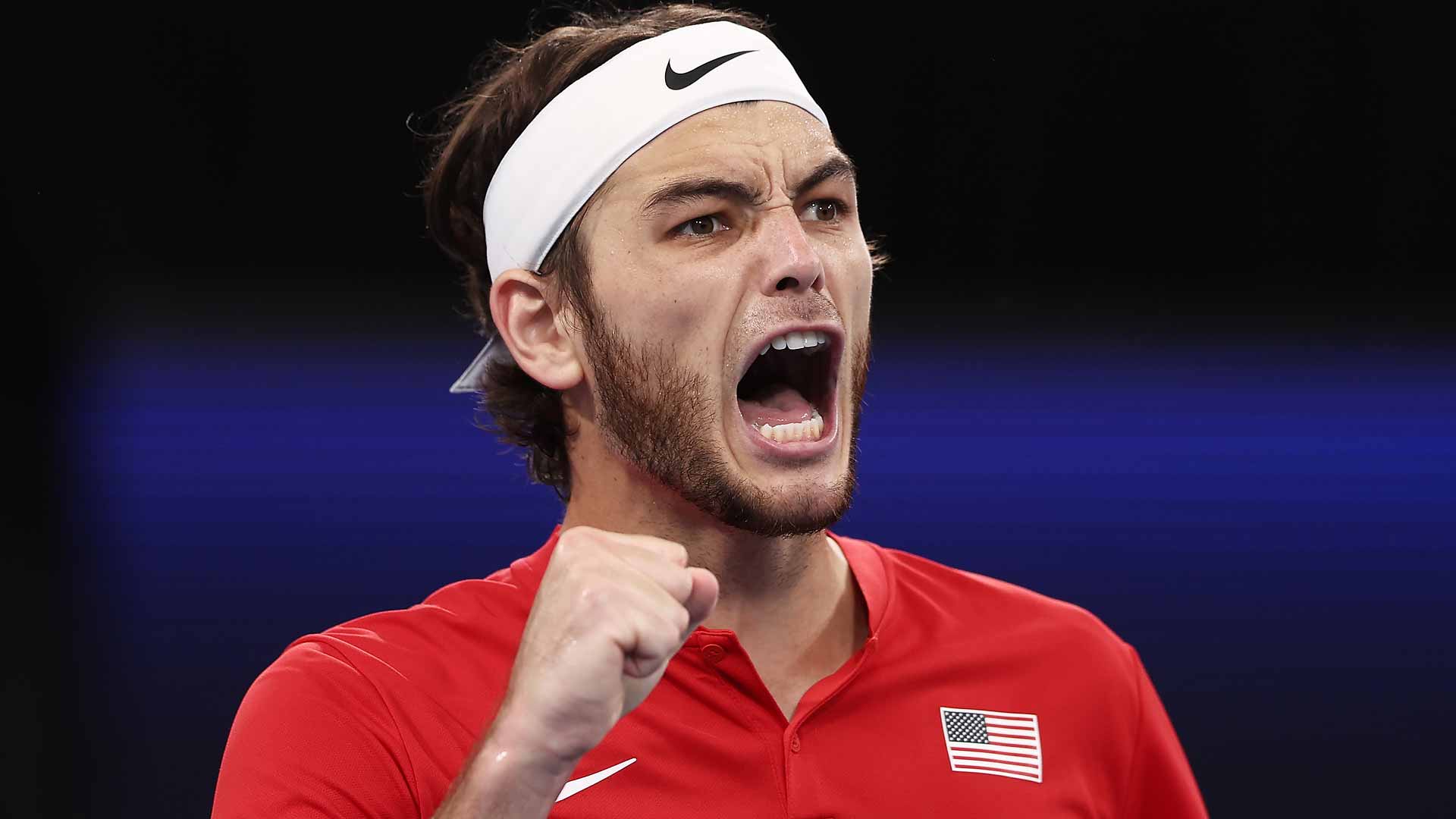 Taylor Fritz defeats Hubert Hurkacz in straight sets on Saturday in Sydney.