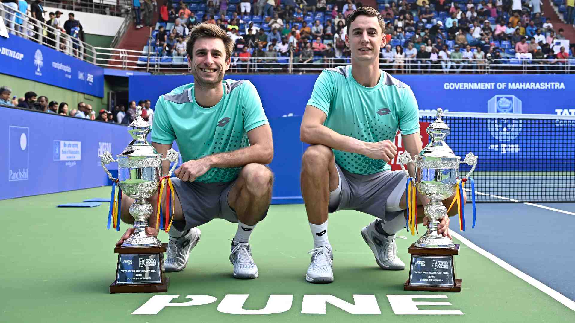 Belgians Sander Gille and Joran Vliegen claim the Pune title without dropping a set.