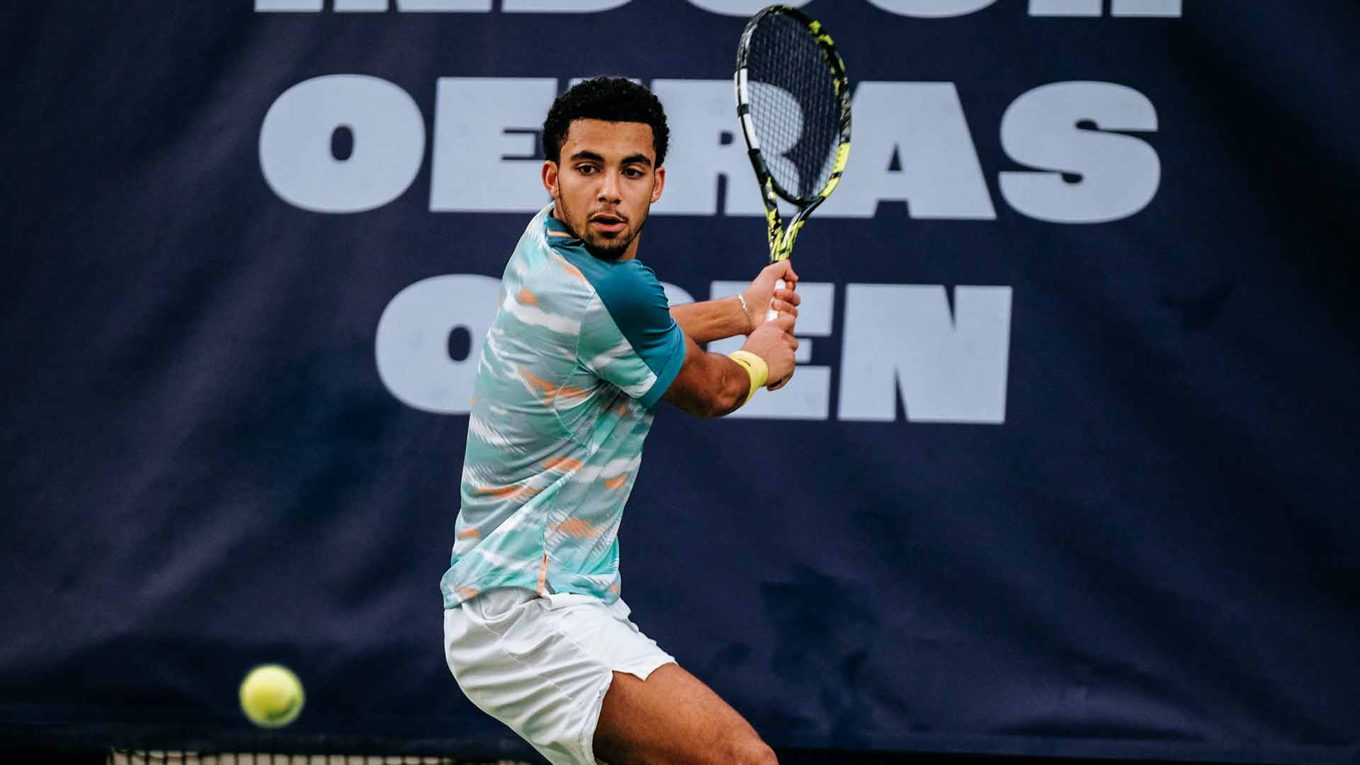 <a href='https://www.atptour.com/en/players/arthur-fils/f0f1/overview'>Arthur Fils</a> at the Challenger 75 event in Oeiras, Portugal.