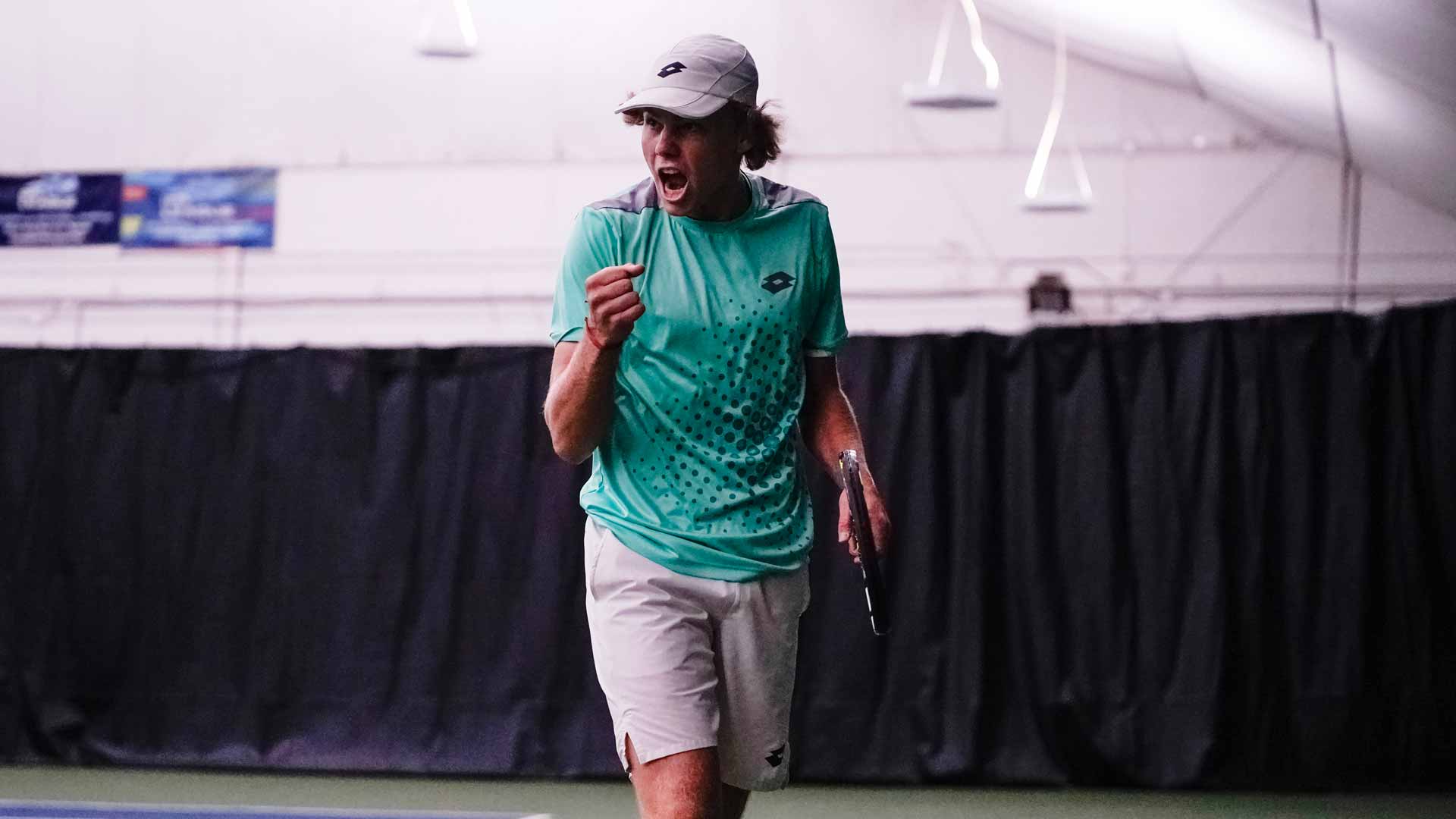 Alex Michelsen at the 2023 Cleveland Challenger.