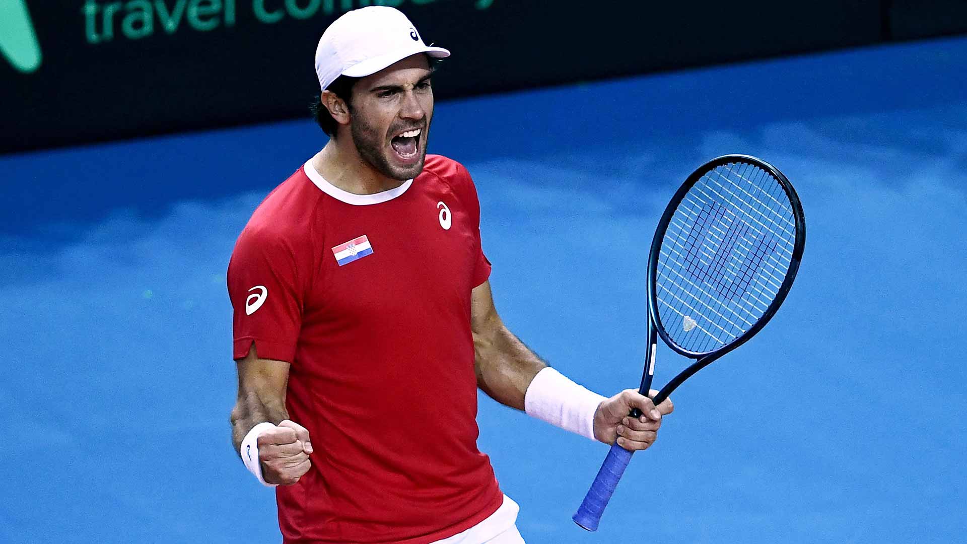 Borna Coric defeats Dominic Thiem on Sunday in straight sets.