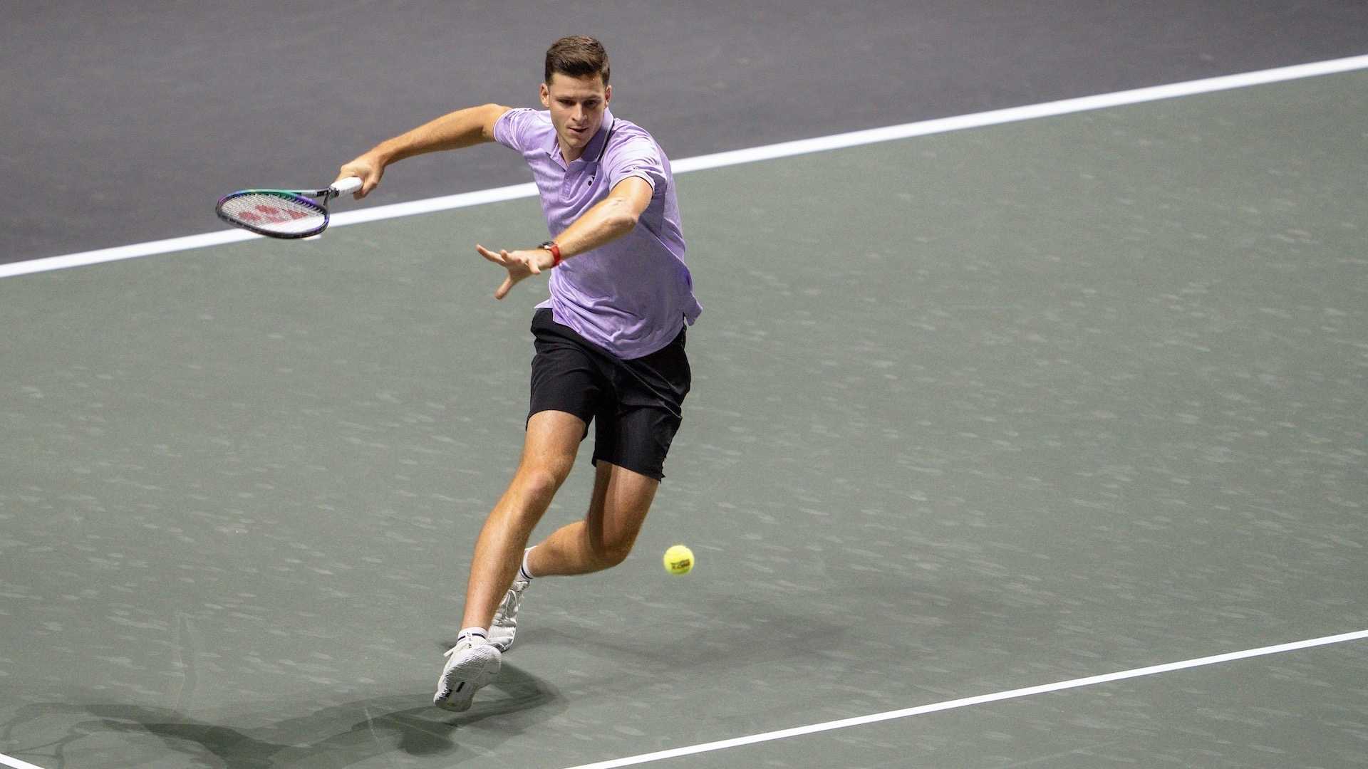 Hubert Hurkacz busca esta semana su segundo trofeo de pista cubierta en el ATP Tour.