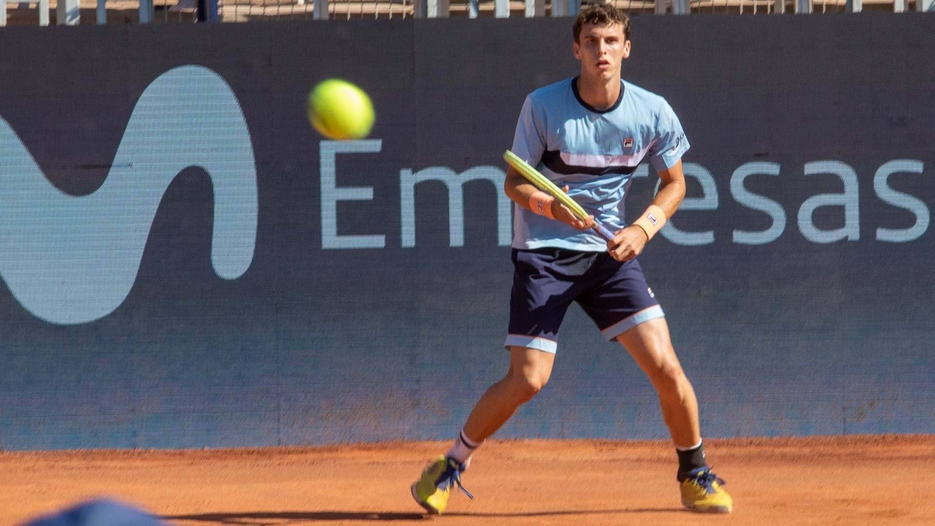 Juan Manuel Cerúndolo venció a Cachín y, desde la qualy, avanzó a octavos de final en Santiago.