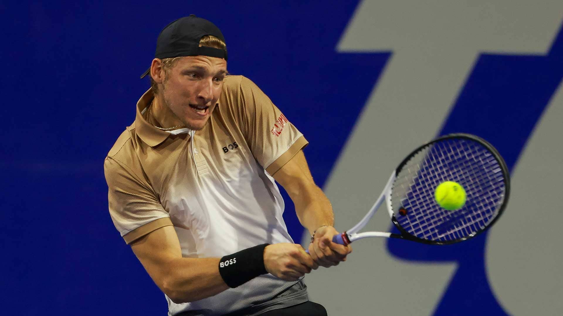 Jacopo Berrettini earns his first ATP Tour singles win in his very first tour-level match in Acapulco.
