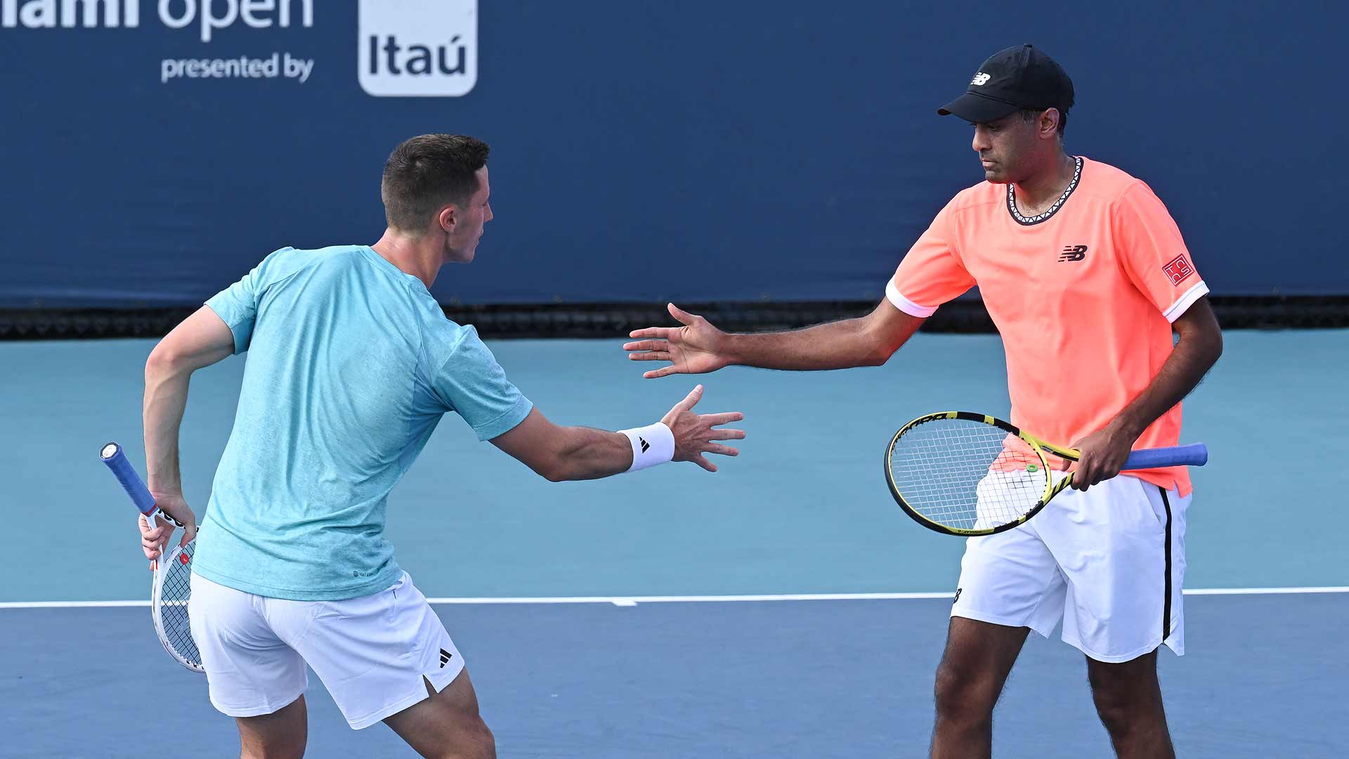 Joe Salisbury and Rajeev Ram advance to the second round of the Miami Open presented by Itau on Thursday.