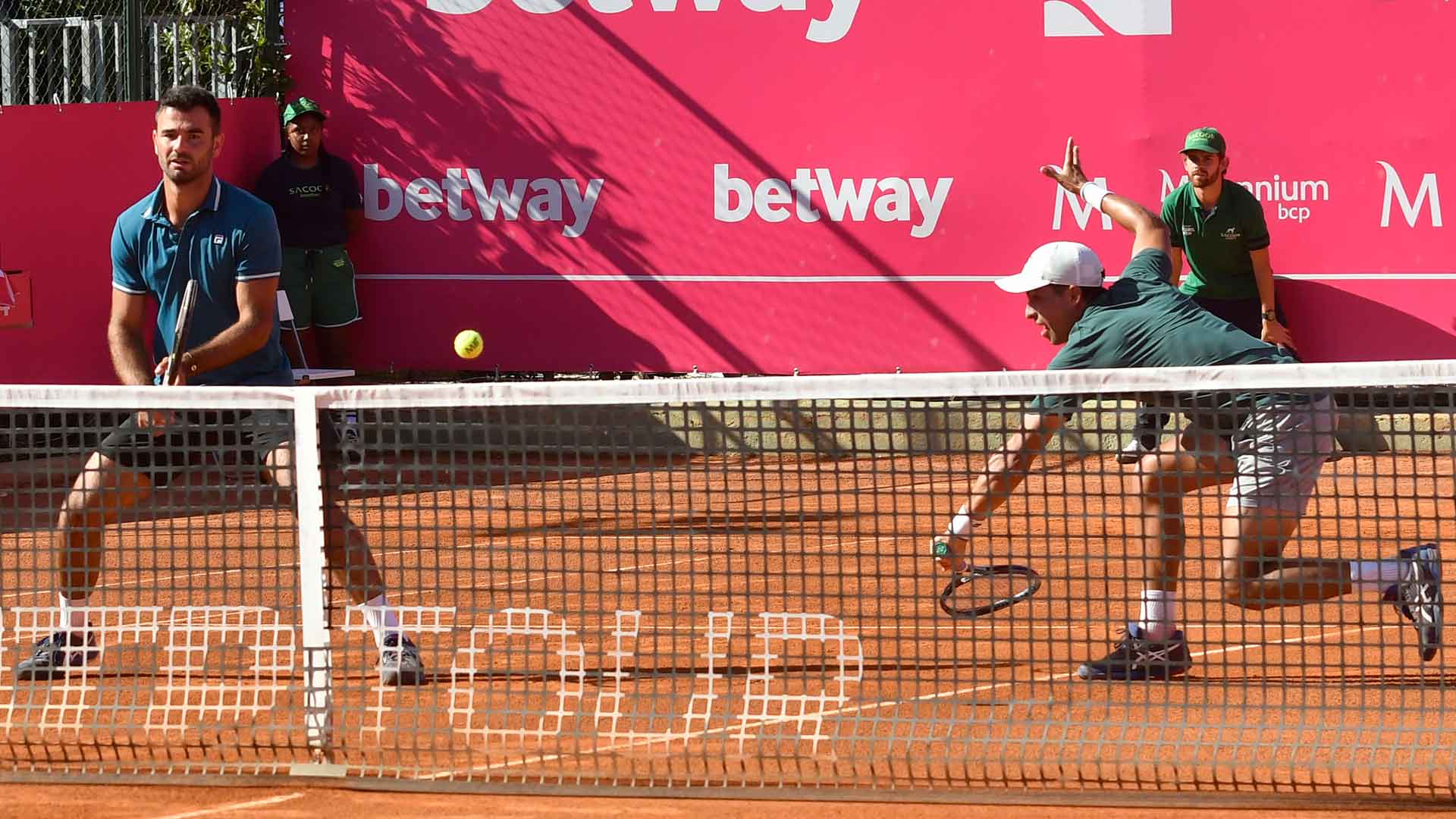 Fabien Reboul and Gonzalo Escobar have lost just eight games in two matches in Estoril.