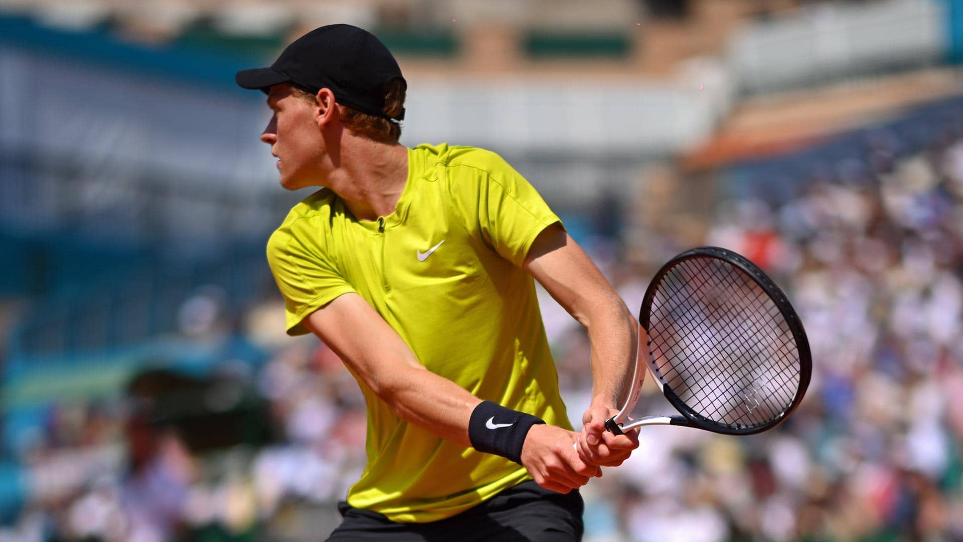 Jannik Sinner improves to 2-0 against fellow Italian Lorenzo Musetti.