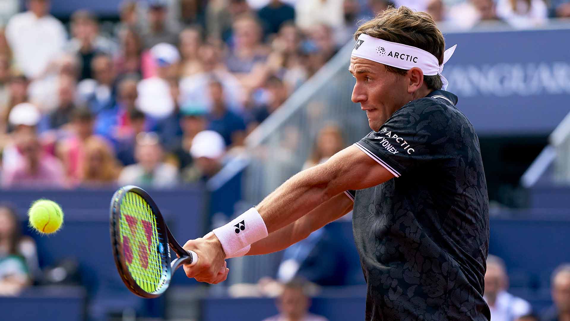 Casper Ruud powers a backhand en route to victory against Ben Shelton on Tuesday in Barcelona.