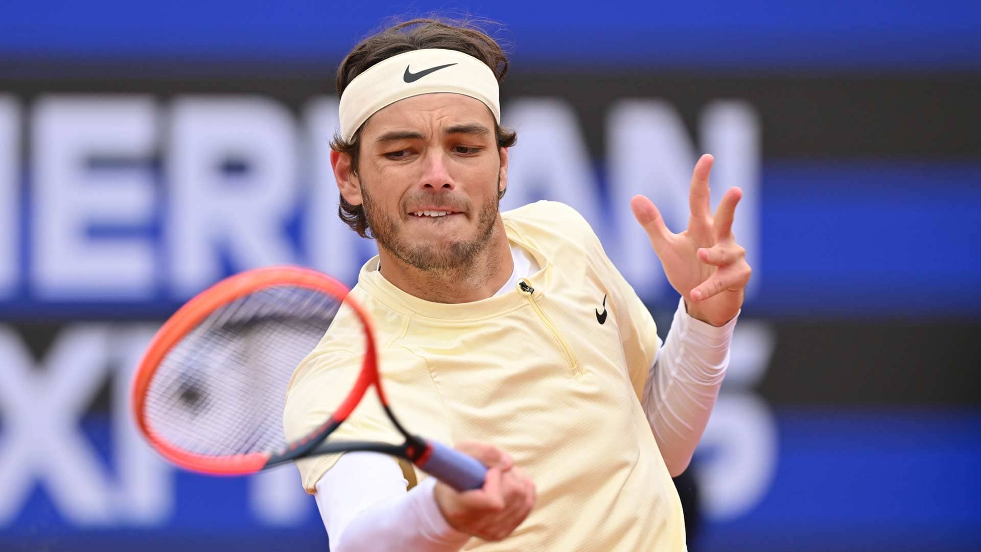 Taylor Fritz continues his strong clay-court form with an opening win in Munich.