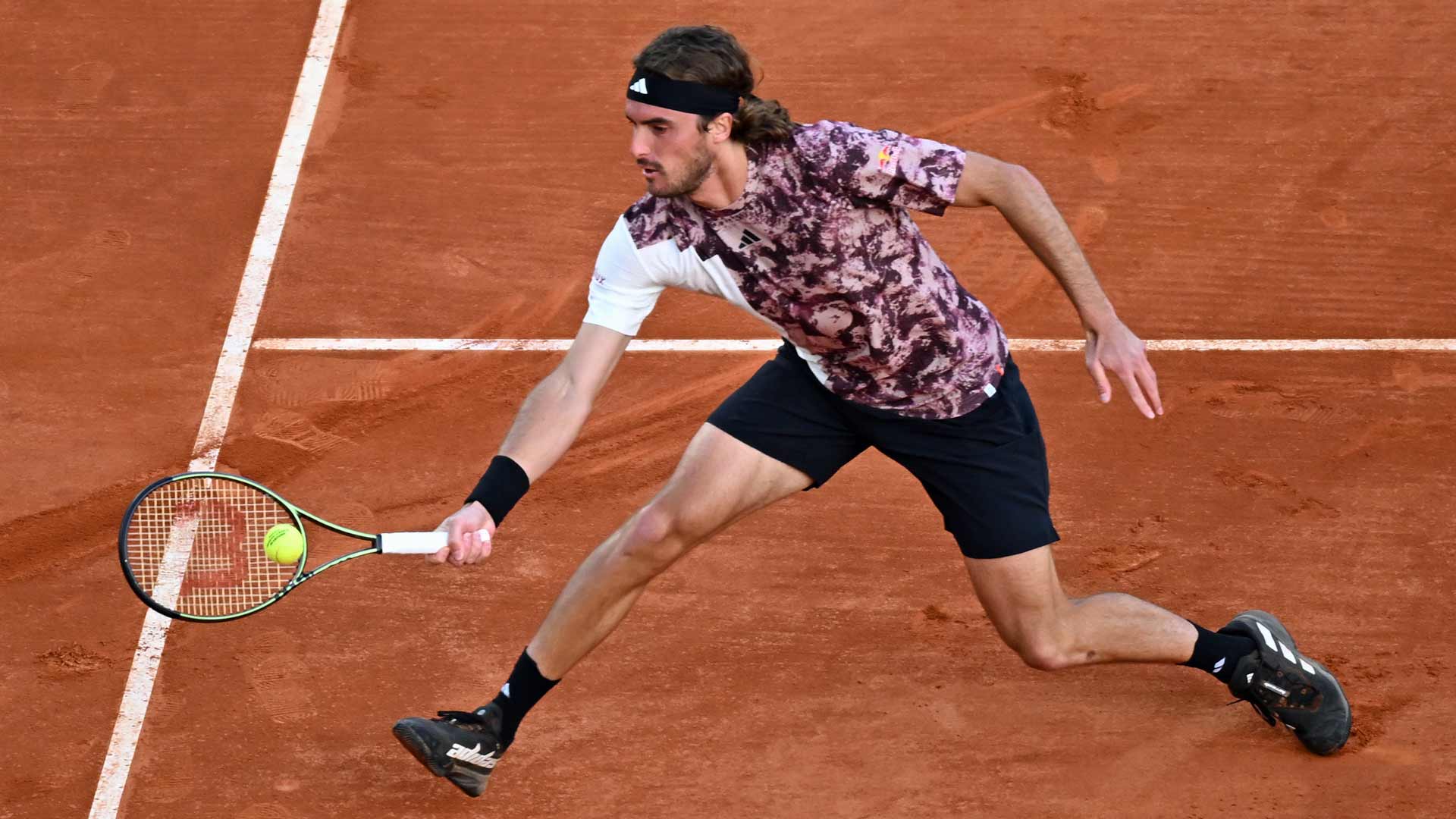 Stefanos Tsitsipas trails Dominic Thiem 3-5 in their ATP Head2Head series.