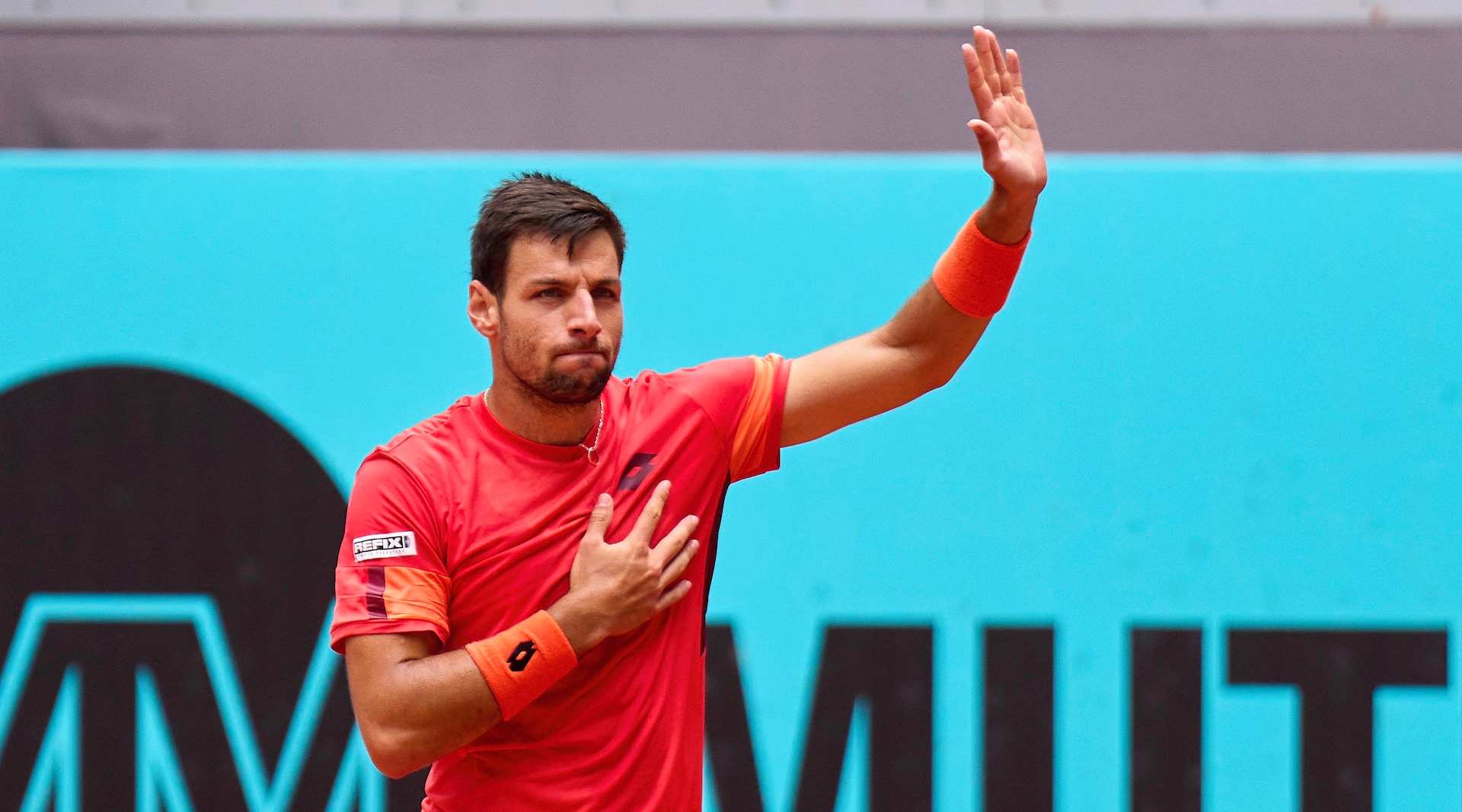 Bernabé Zapata superó a Daniel Evans en la segunda ronda del Mutua Madrid Open 2023.