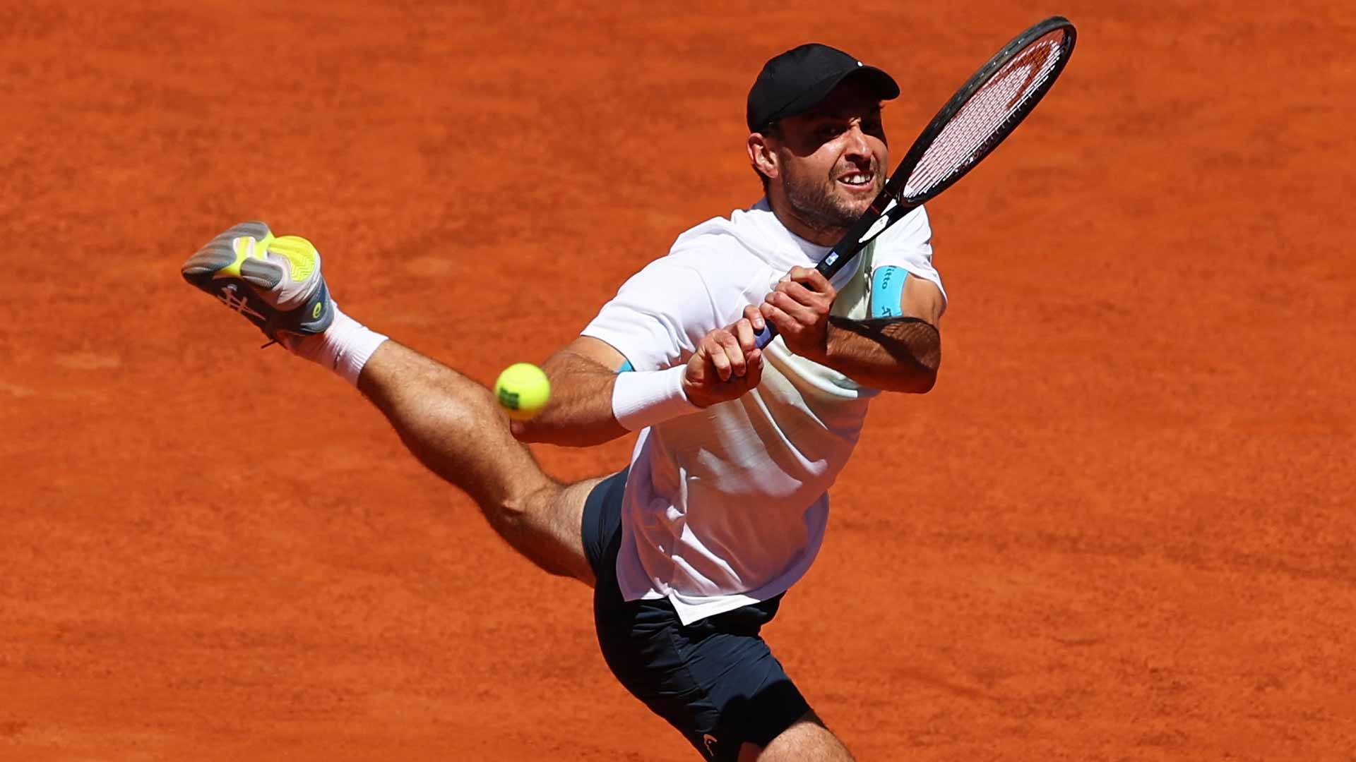 Qualifier Karatsev Ends Zhang's Run In Madrid
