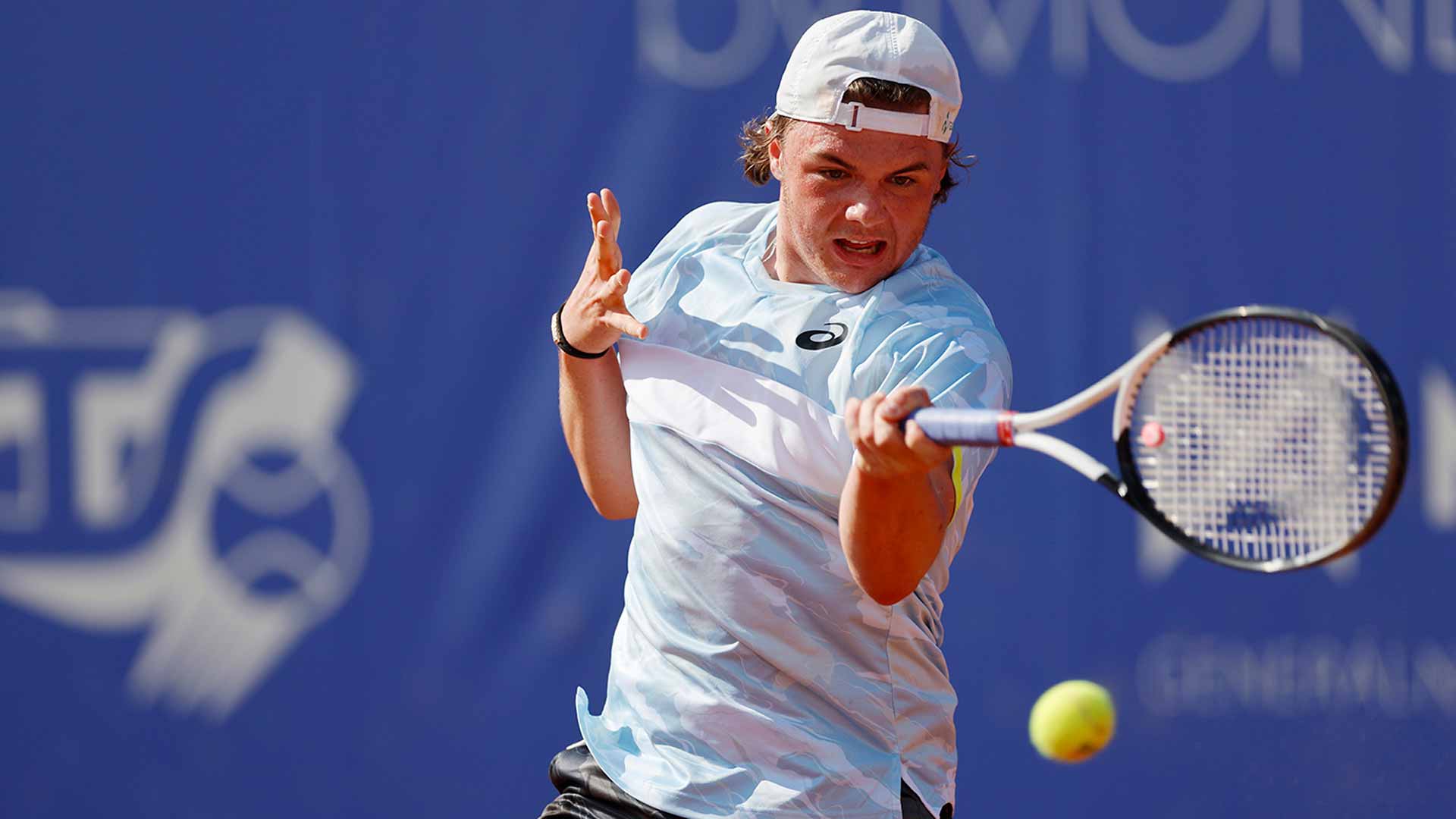 Dominic Stricker in action at the 2023 Prague Challenger, where he won his fifth ATP Challenger Tour title.