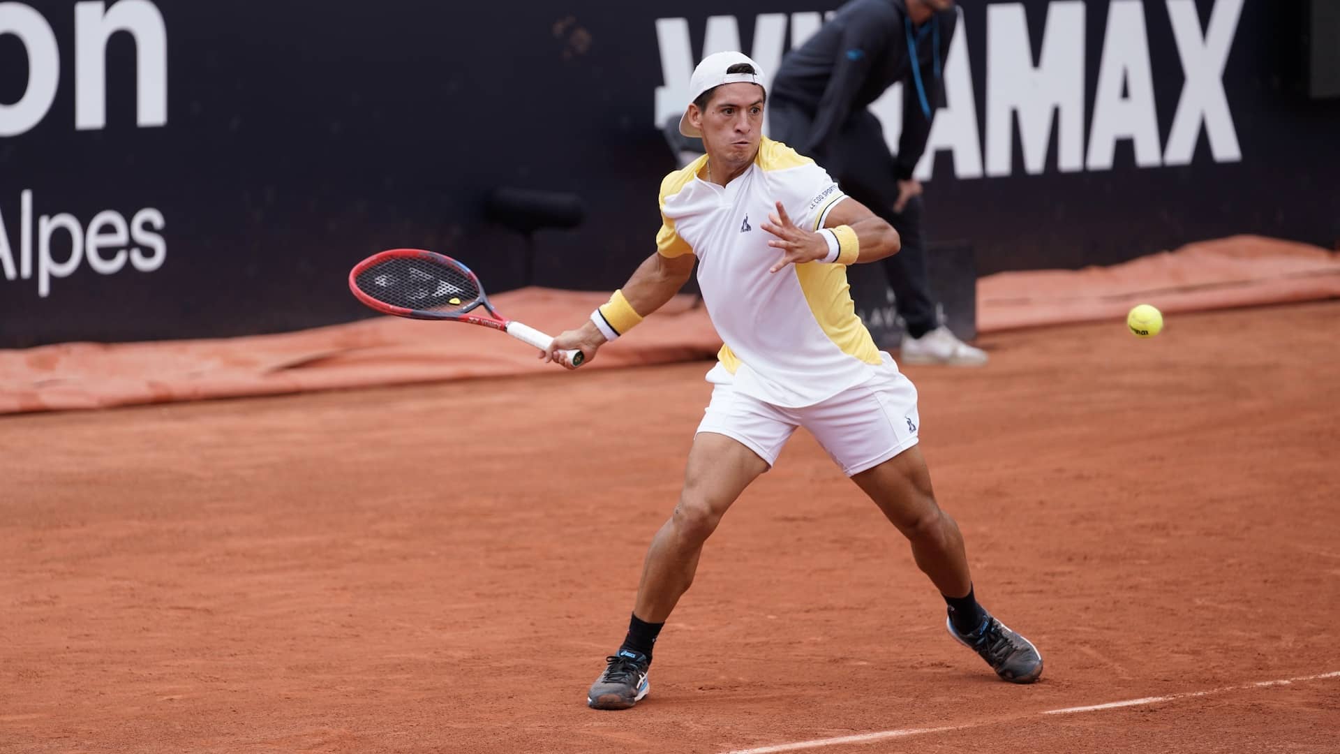 Sebastián Báez jugará los cuartos de final en Lyon tras vencer a su compatriota Pedro Cachin.