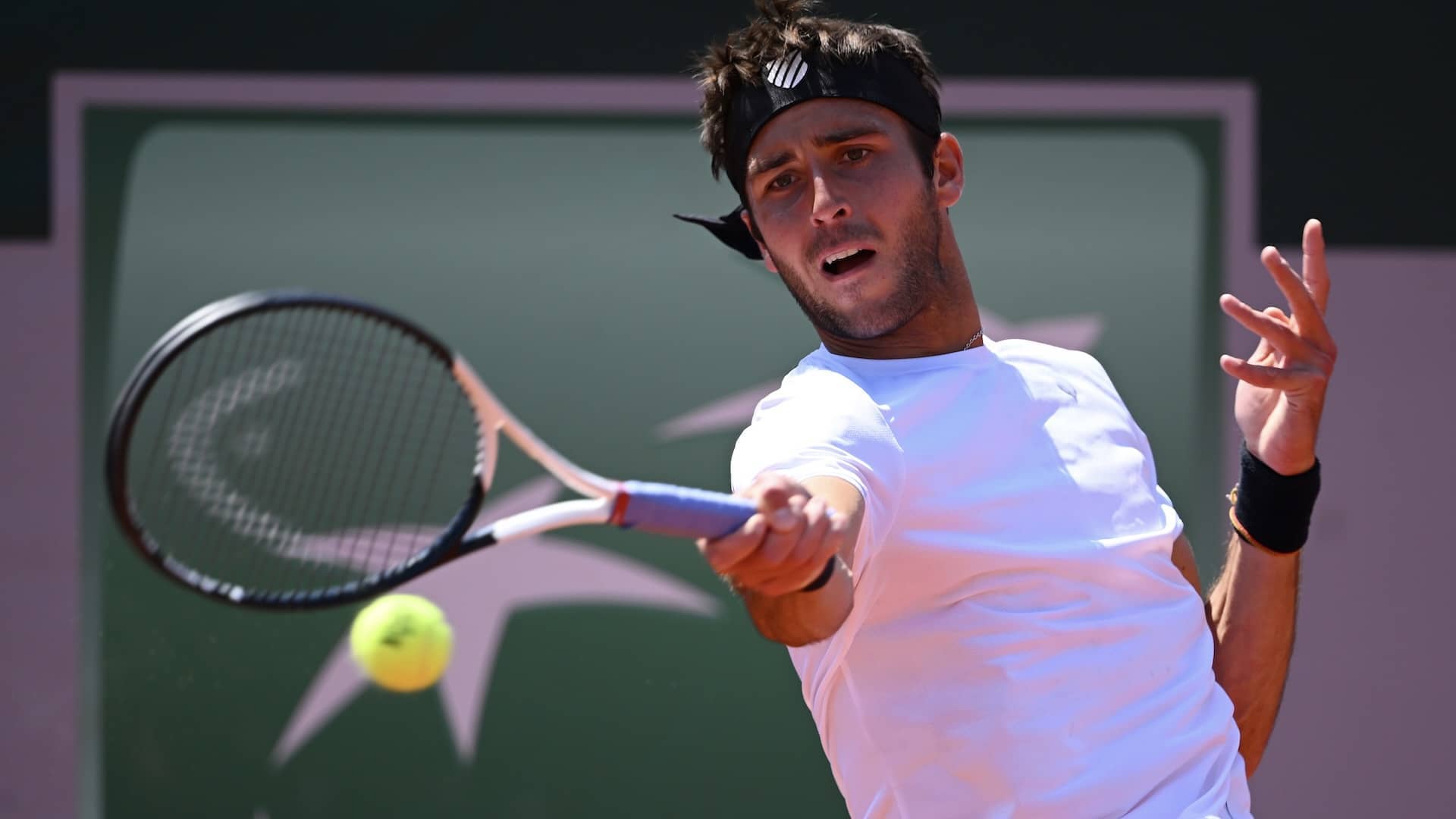 Tomás Etchverry, durante su partido ante Denis Shapovalov.