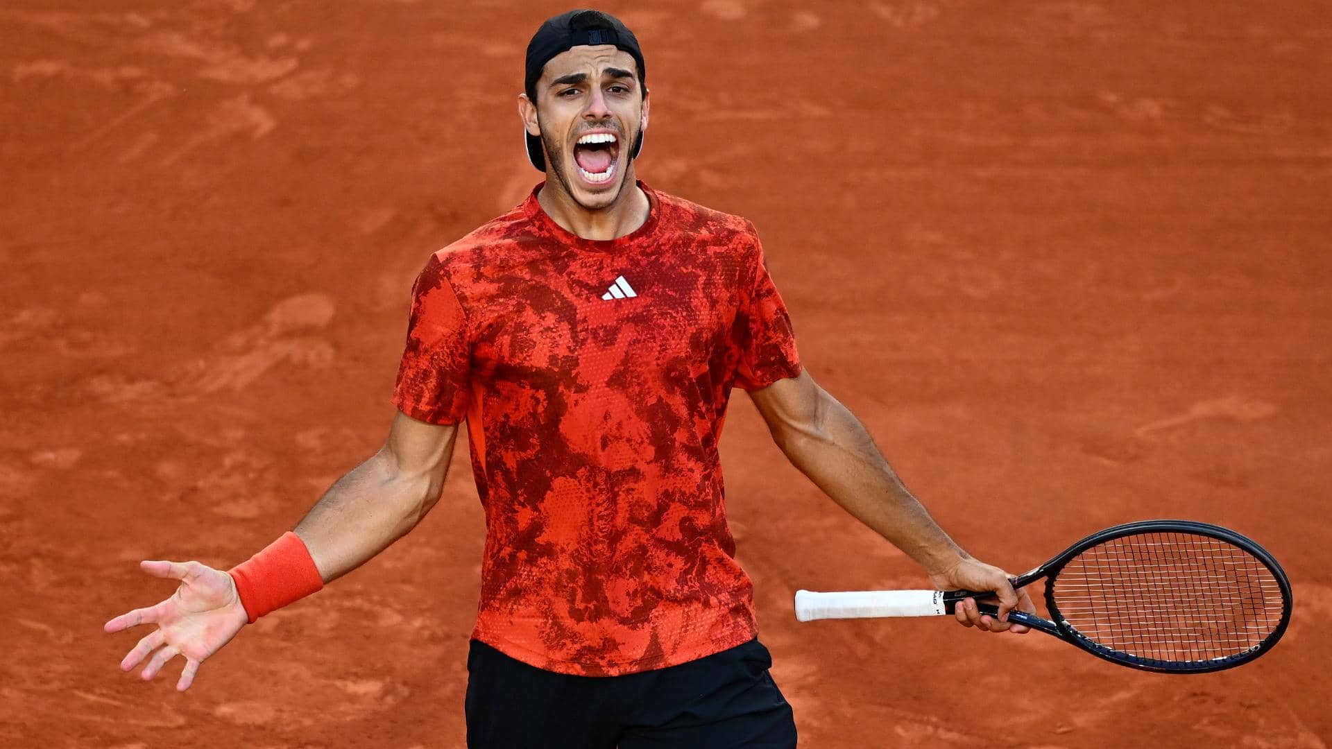 Francisco Cerúndolo está en octavos de final de Roland Garros tras vencer a un Top10 en un Grand Slam por primera vez.