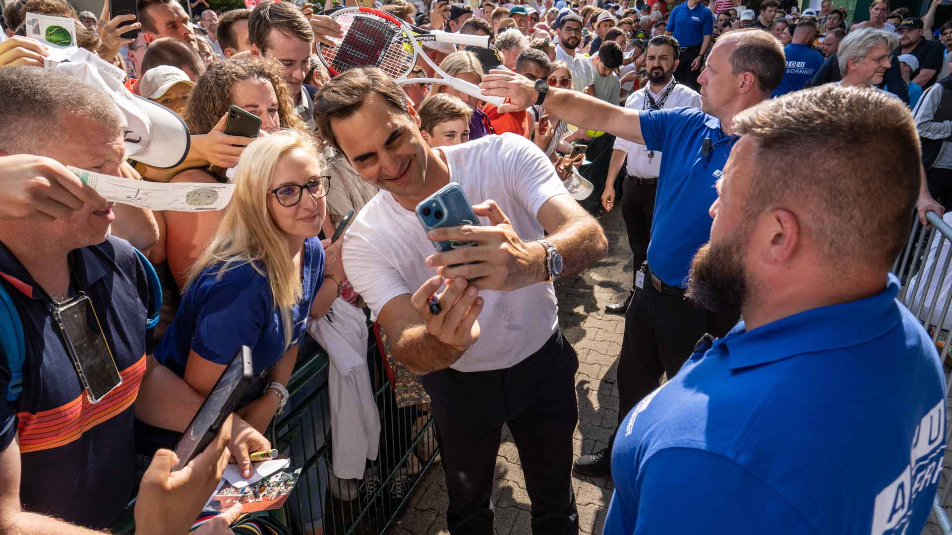 <a href='https://www.atptour.com/en/players/roger-federer/f324/overview'>Roger Federer</a>
