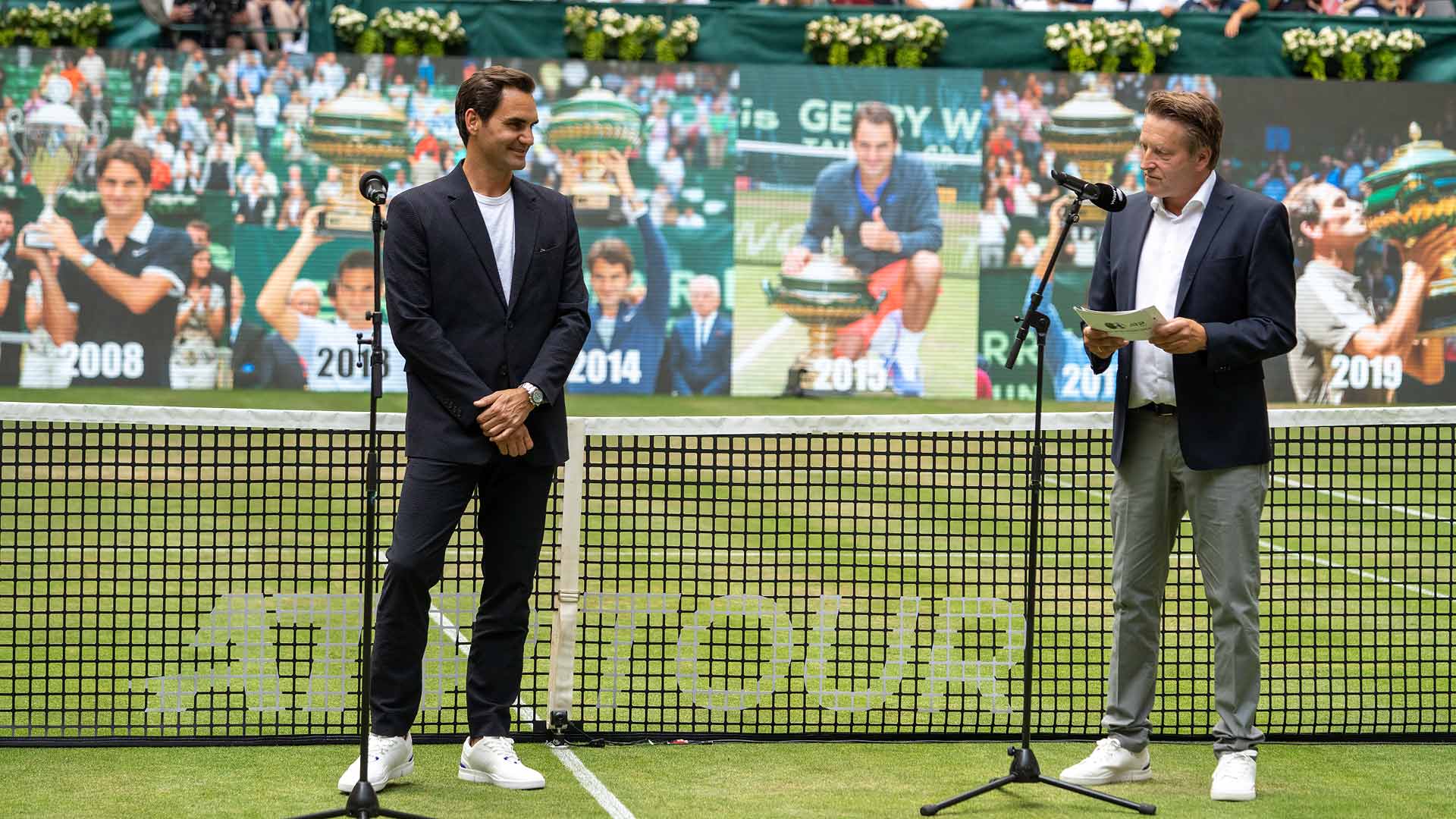 Roger Federer joined tournament director Ralf Weber on OWL Arena for a special ceremony on Wednesday in Halle.